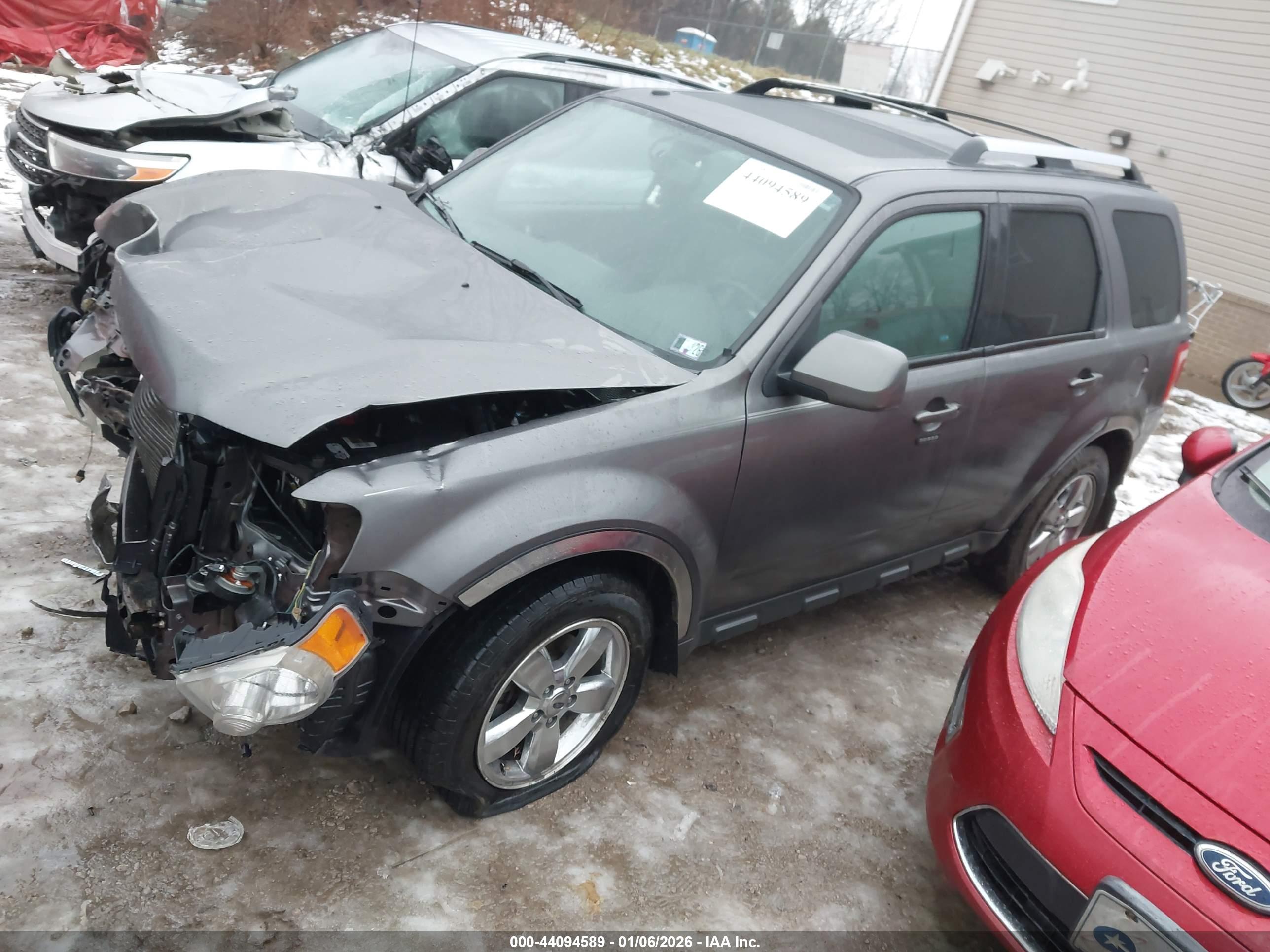 FORD ESCAPE image 2