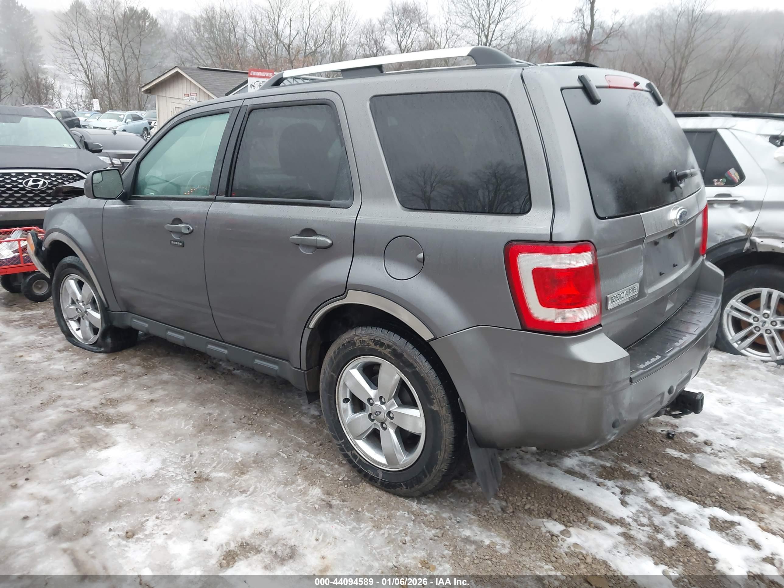 FORD ESCAPE image 3