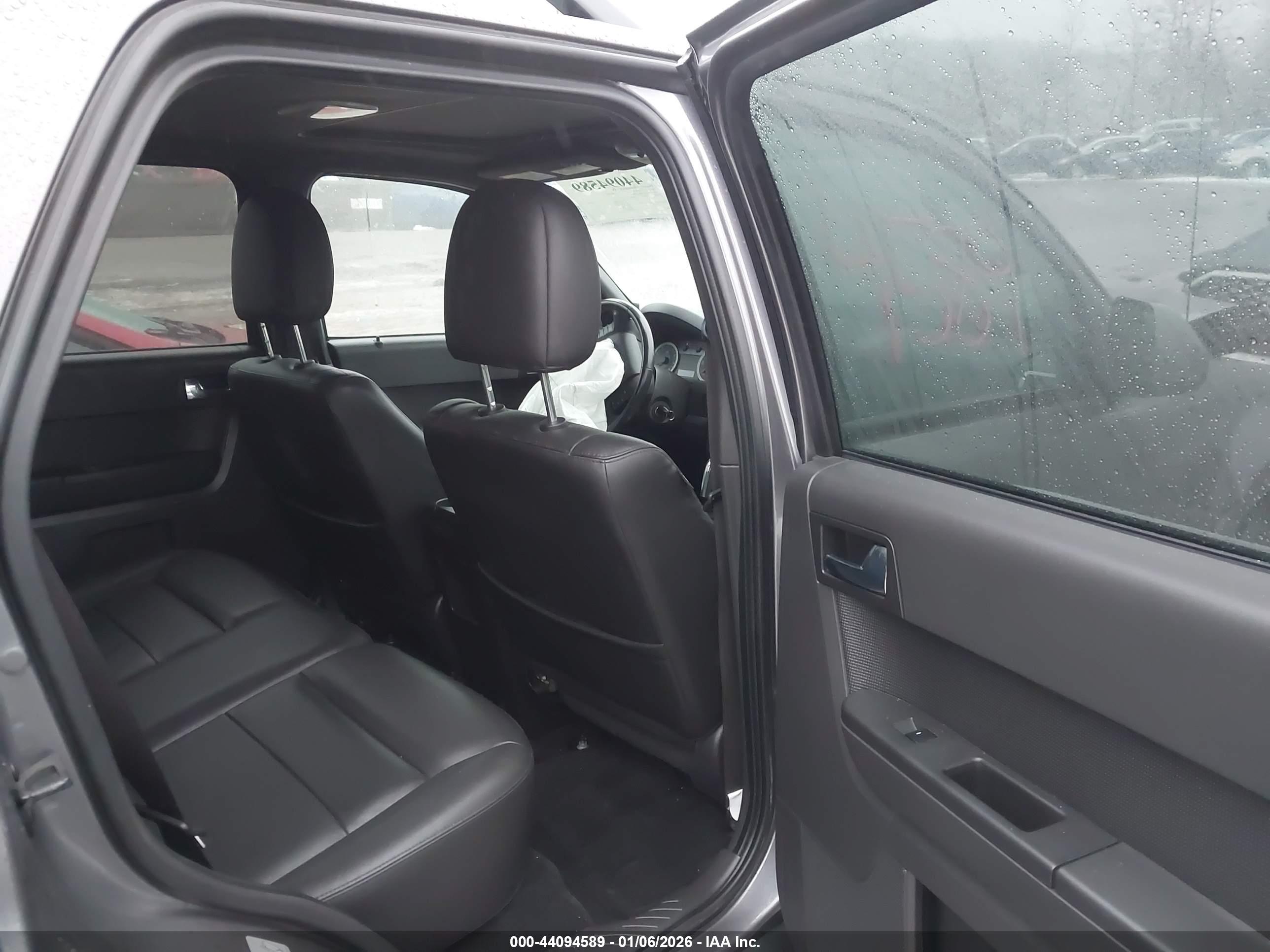 FORD ESCAPE image 8
