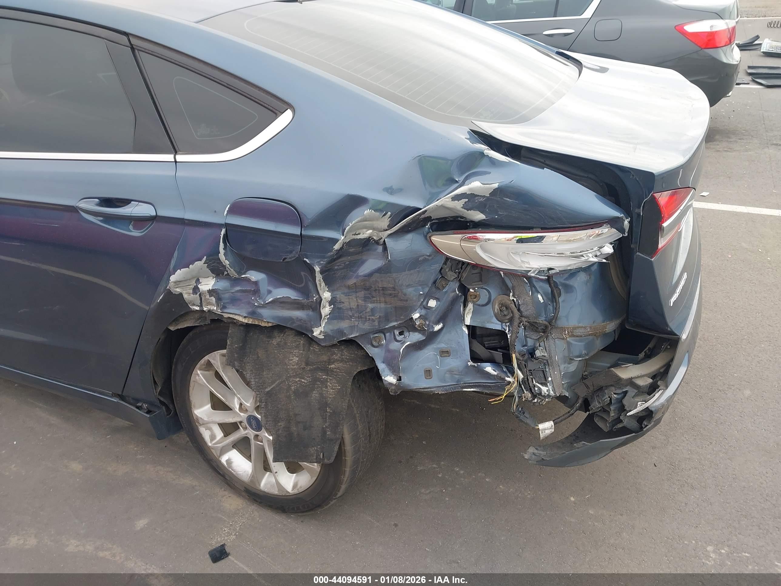 FORD FUSION image 6