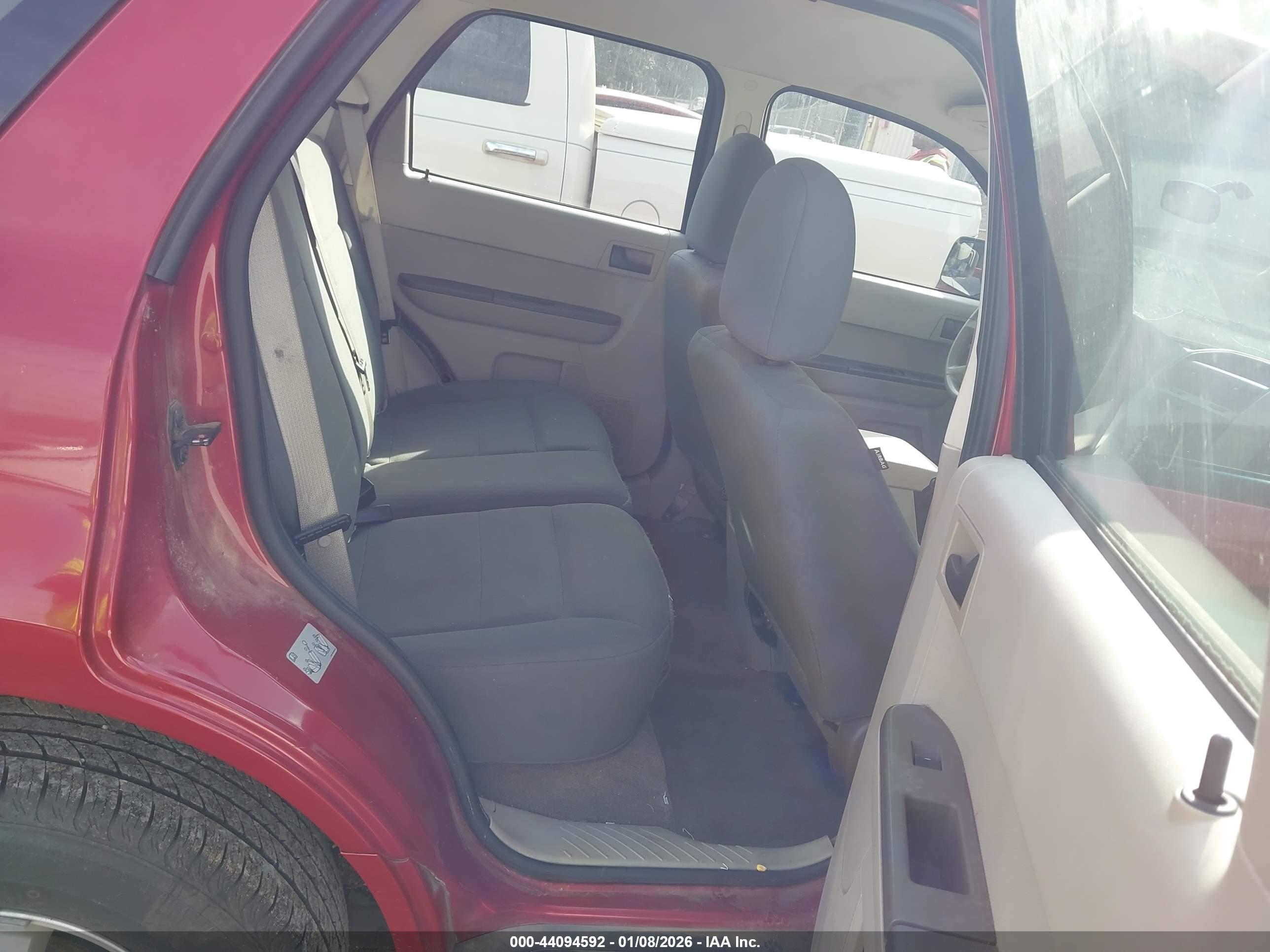 FORD ESCAPE image 8