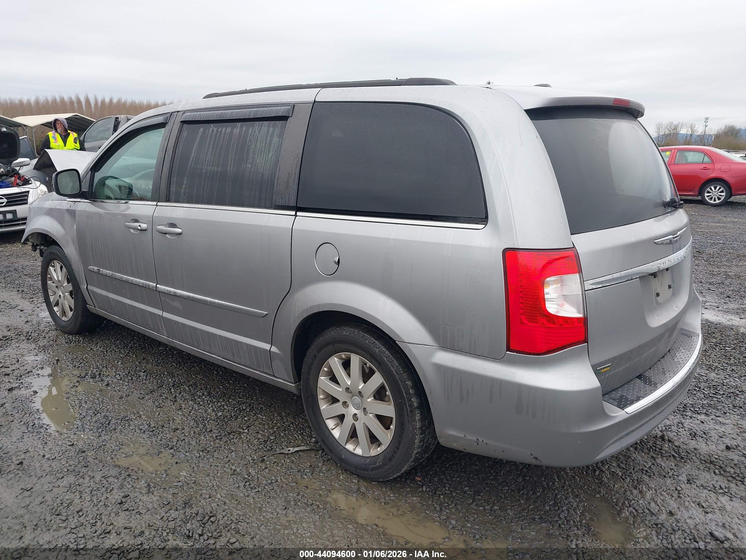 CHRYSLER TOWN image 3