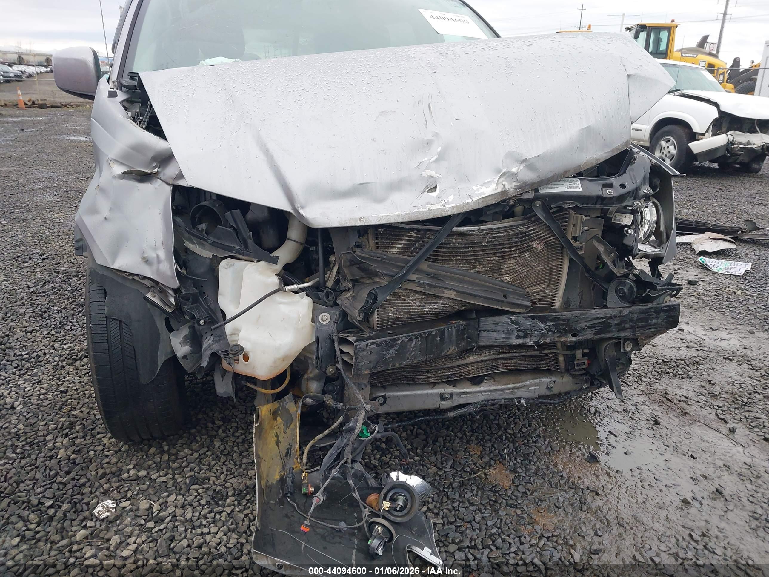CHRYSLER TOWN image 6