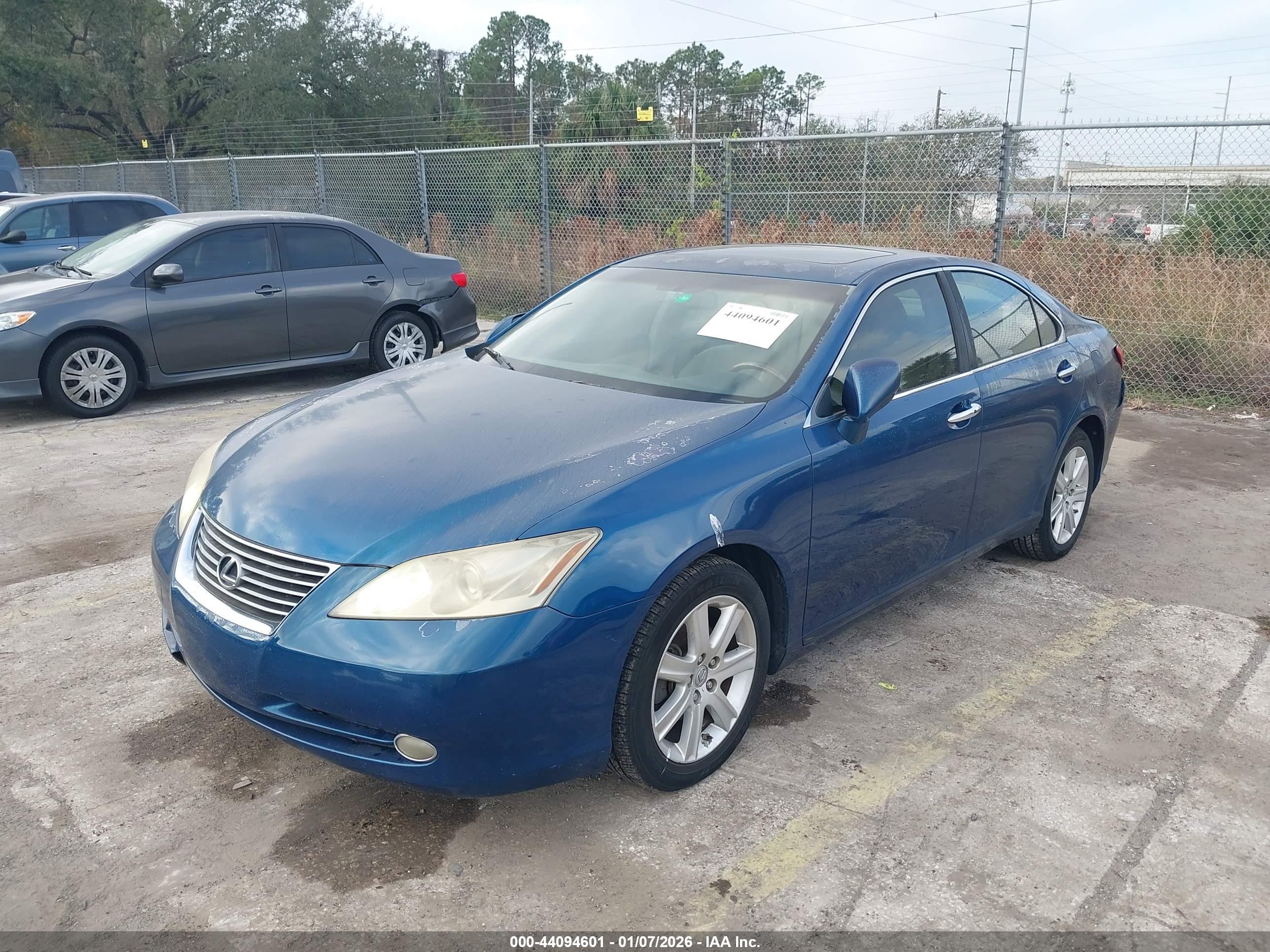 LEXUS ES image 2