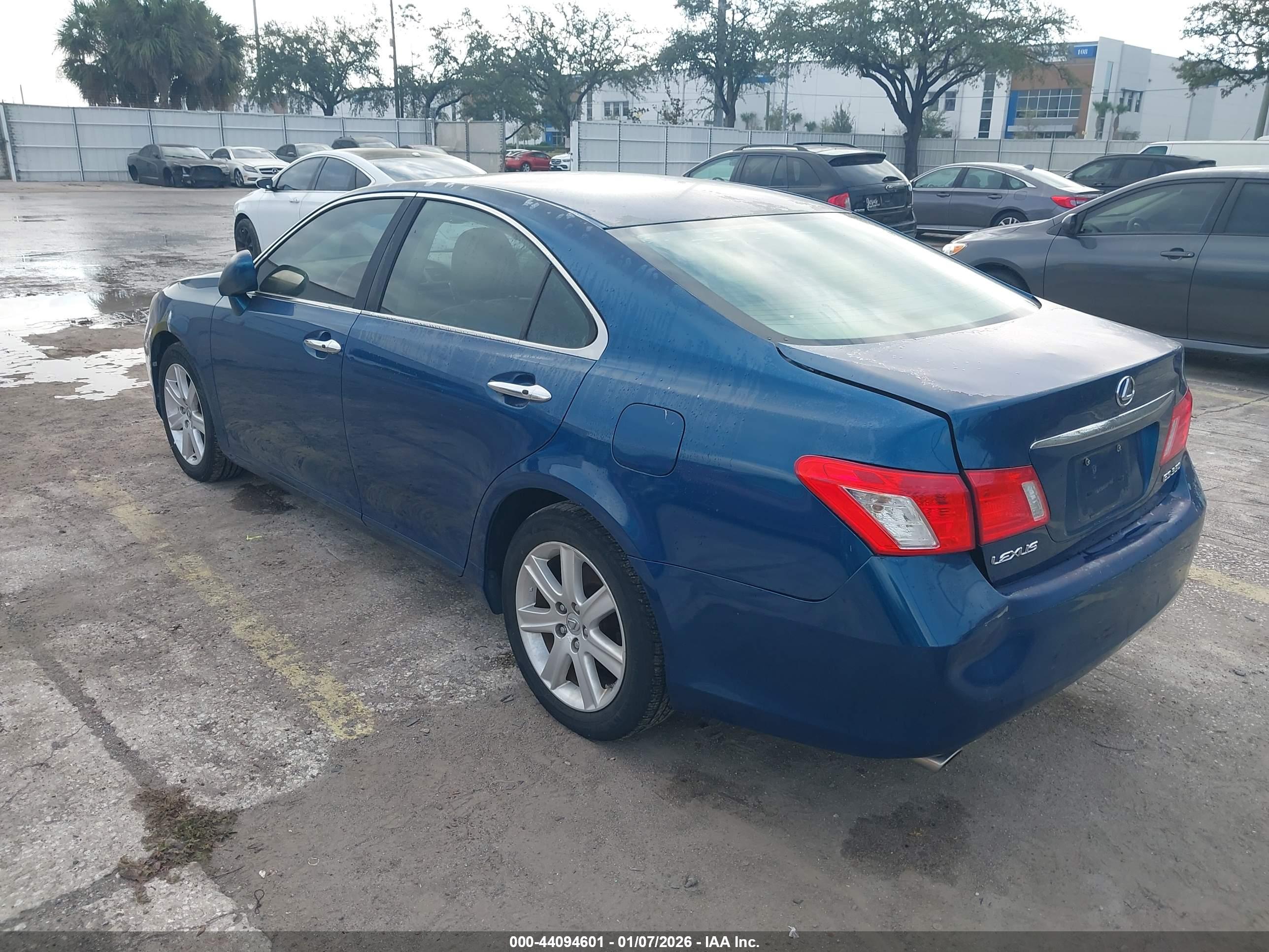 LEXUS ES image 3