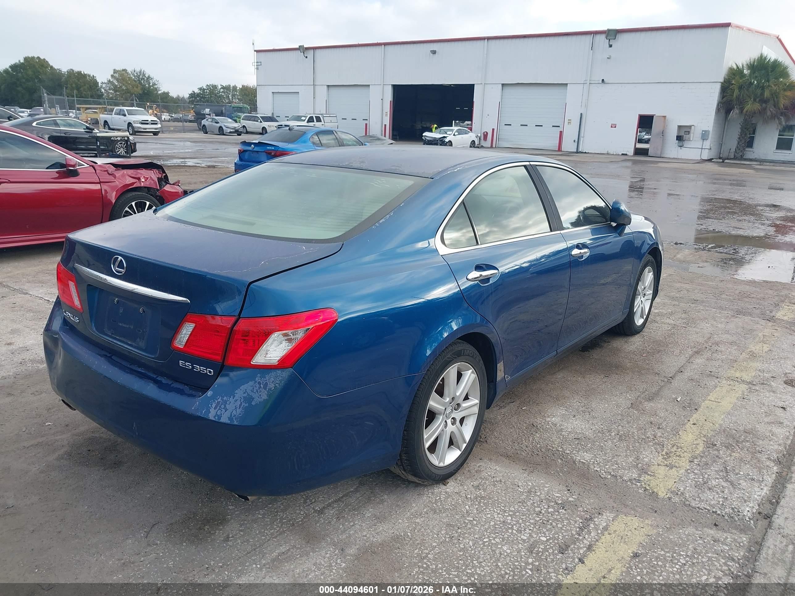 LEXUS ES image 4