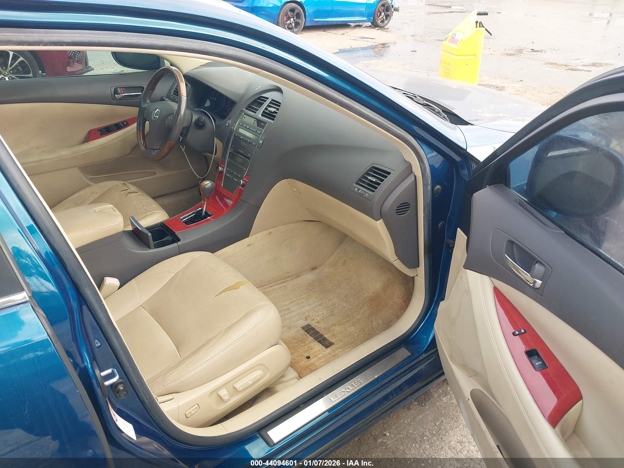 LEXUS ES image 5
