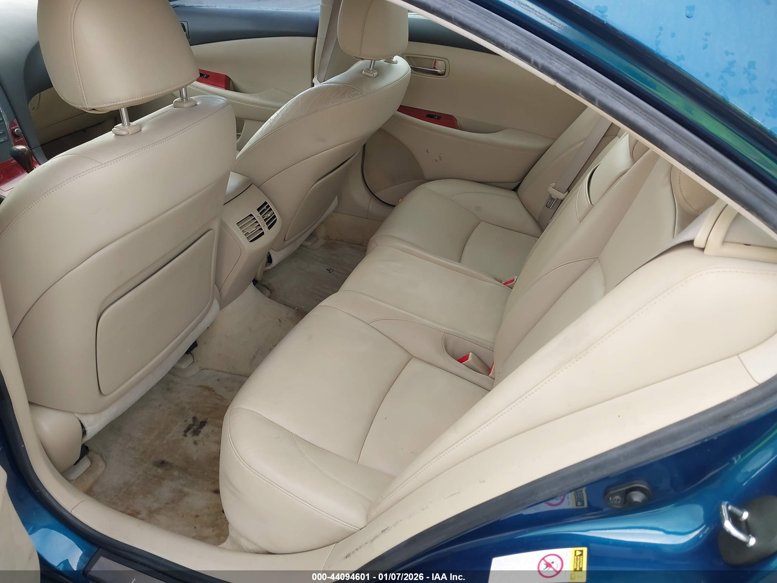 LEXUS ES image 8