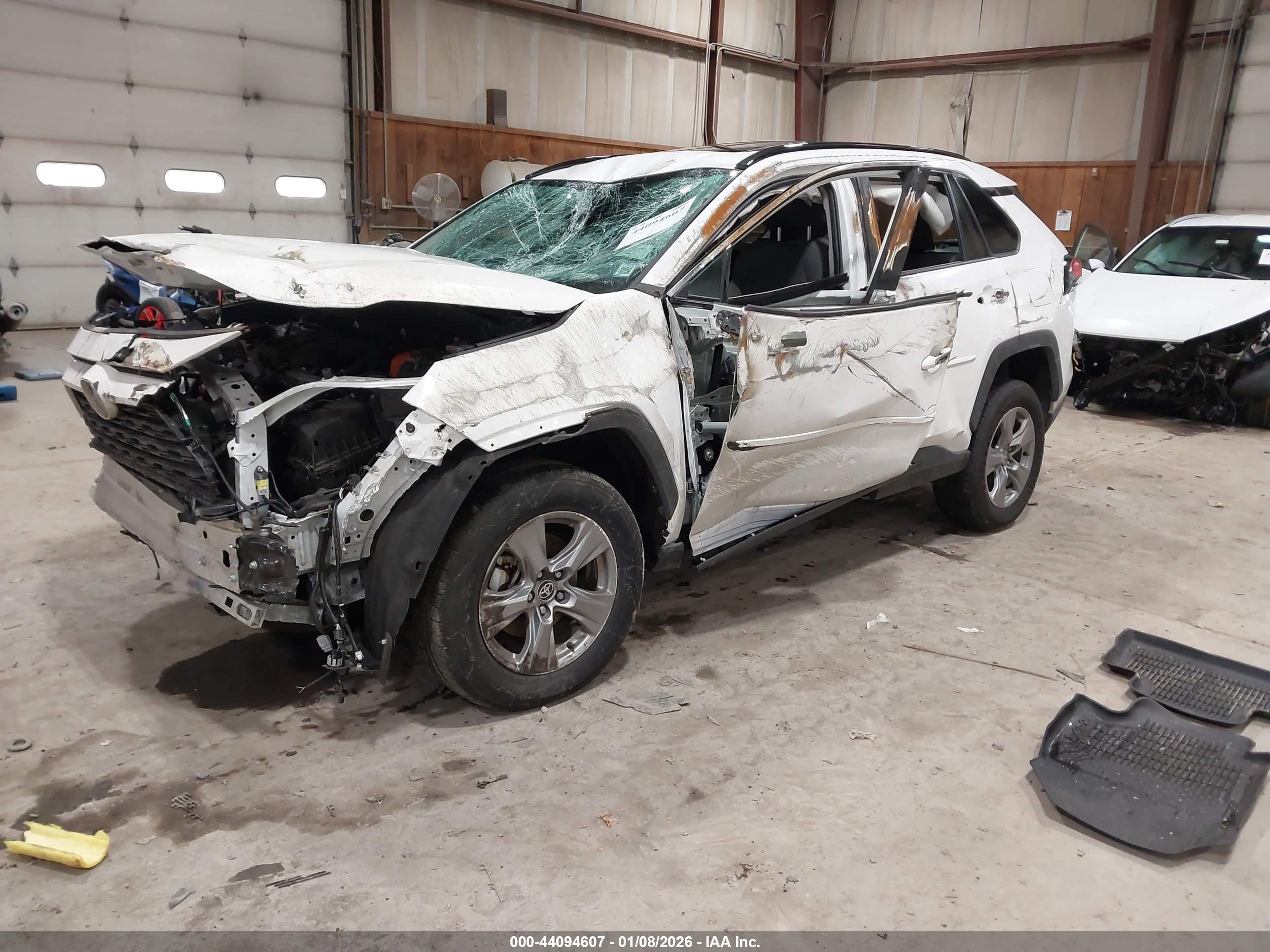 TOYOTA RAV4 image 2