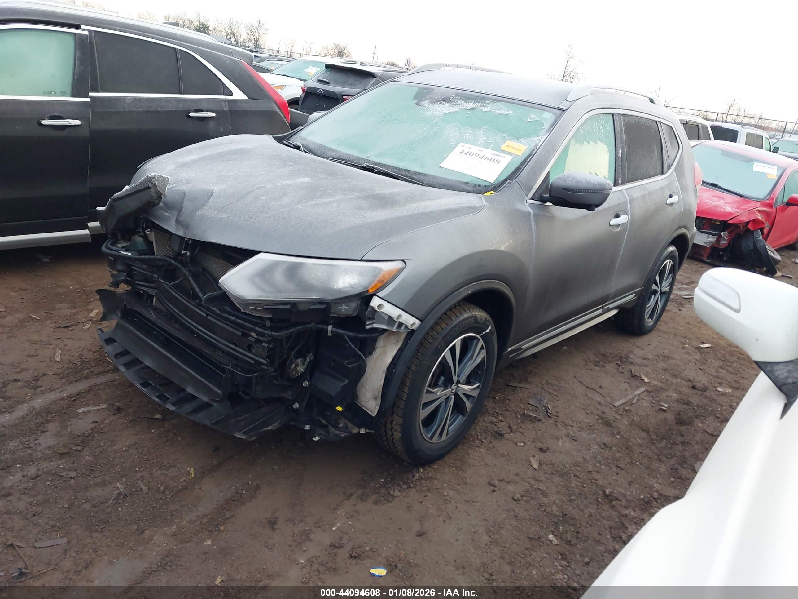 NISSAN ROGUE image 2