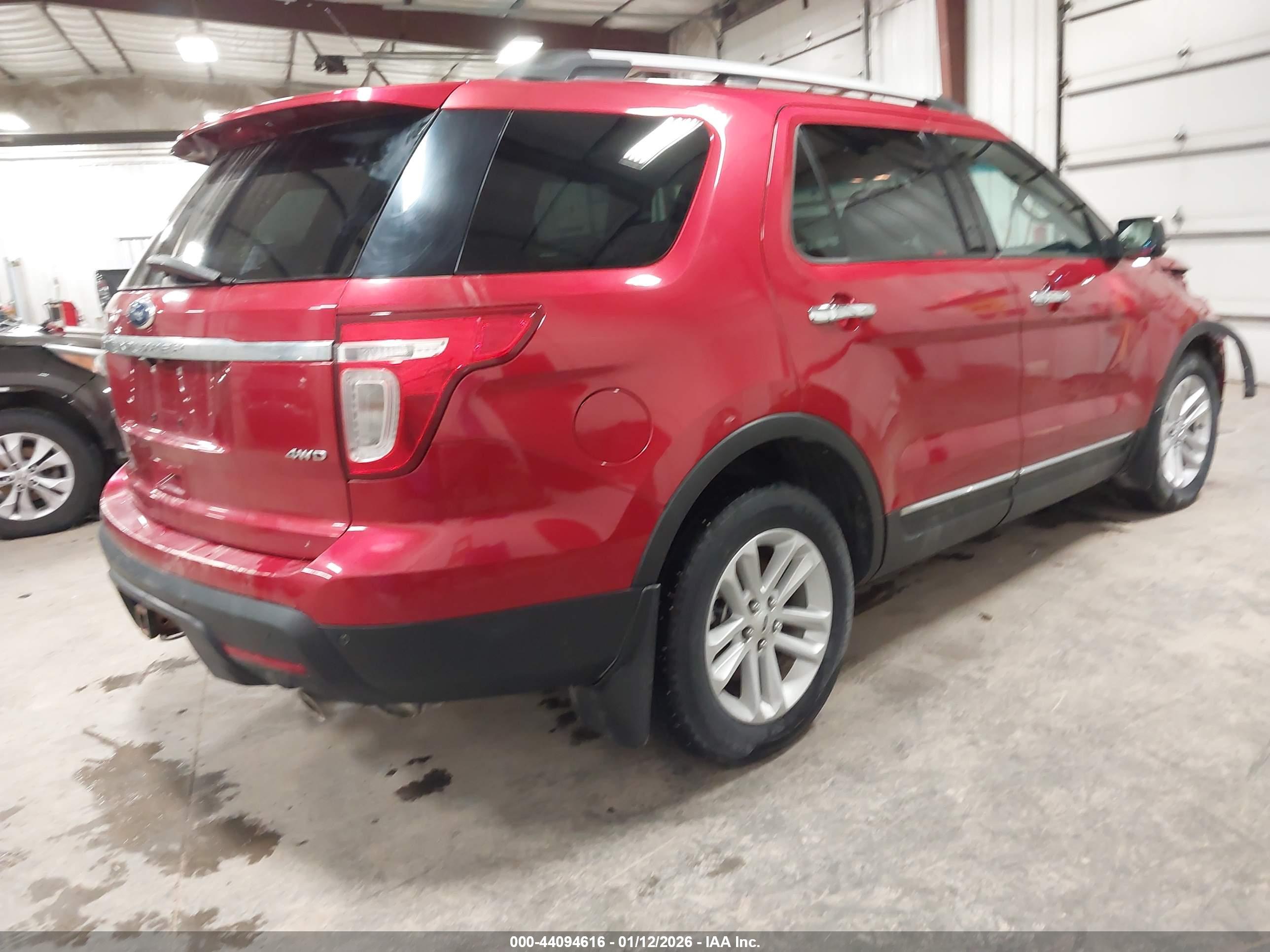 FORD EXPLORER image 4