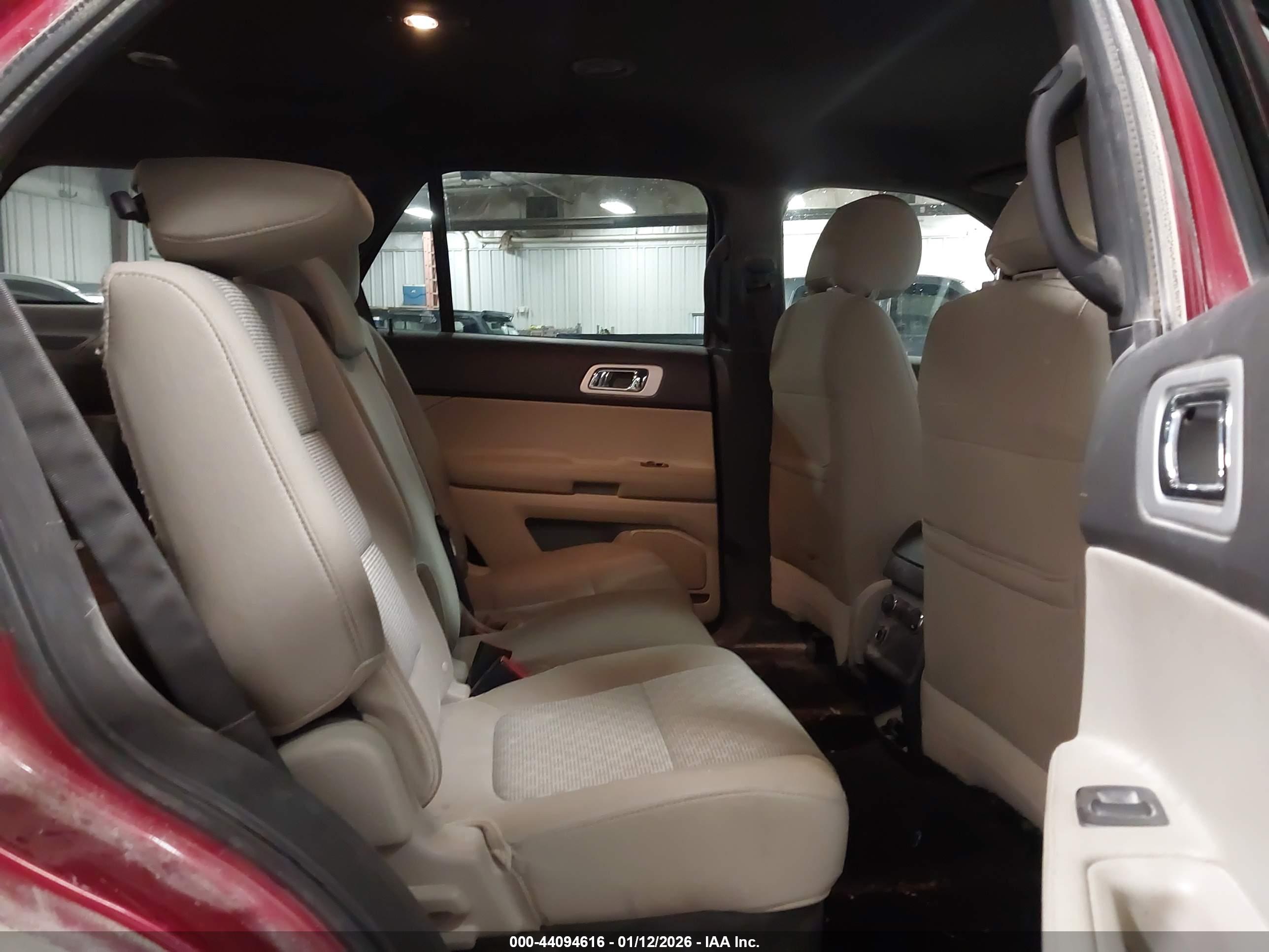 FORD EXPLORER image 8