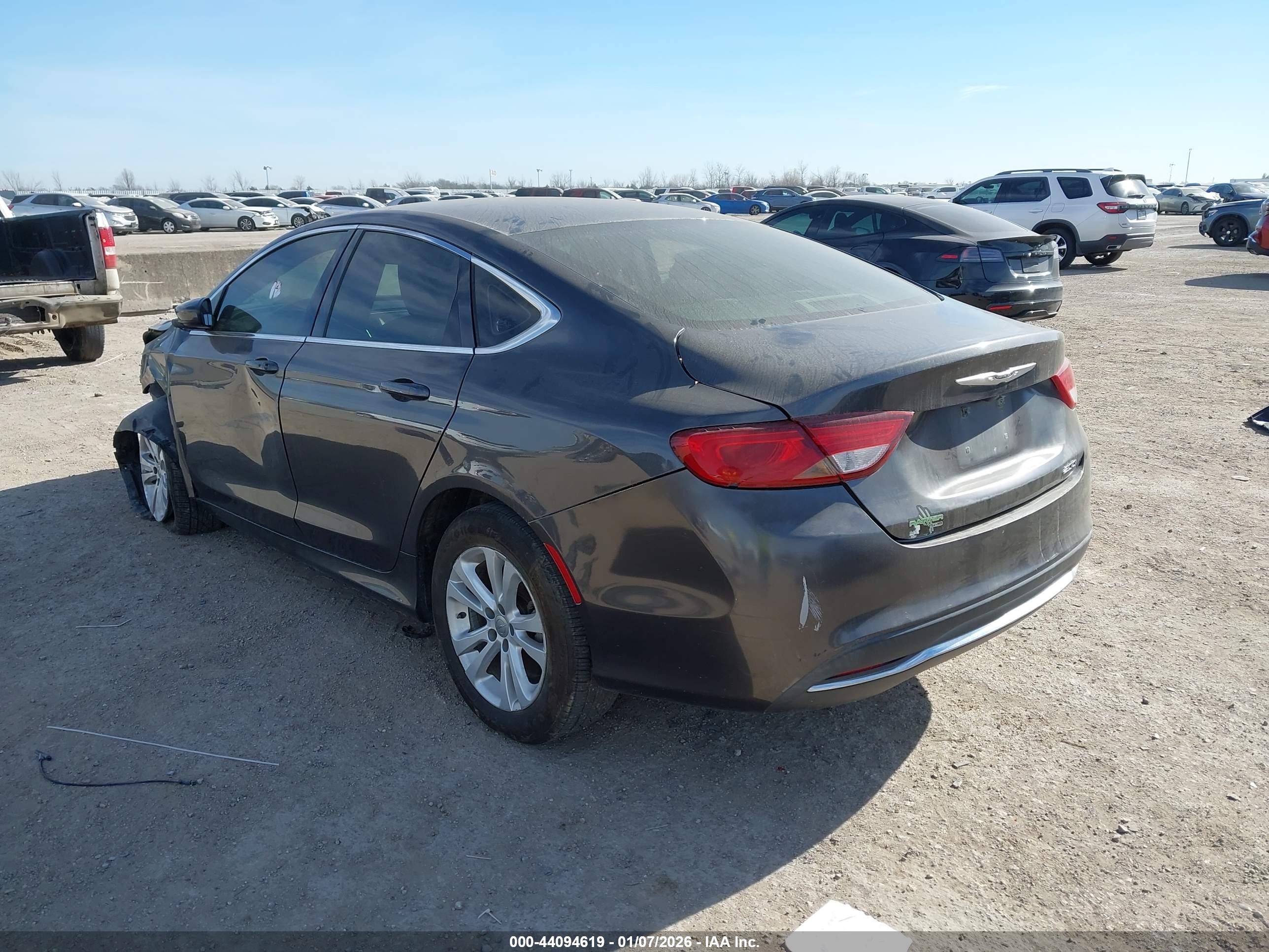 CHRYSLER 200 image 3