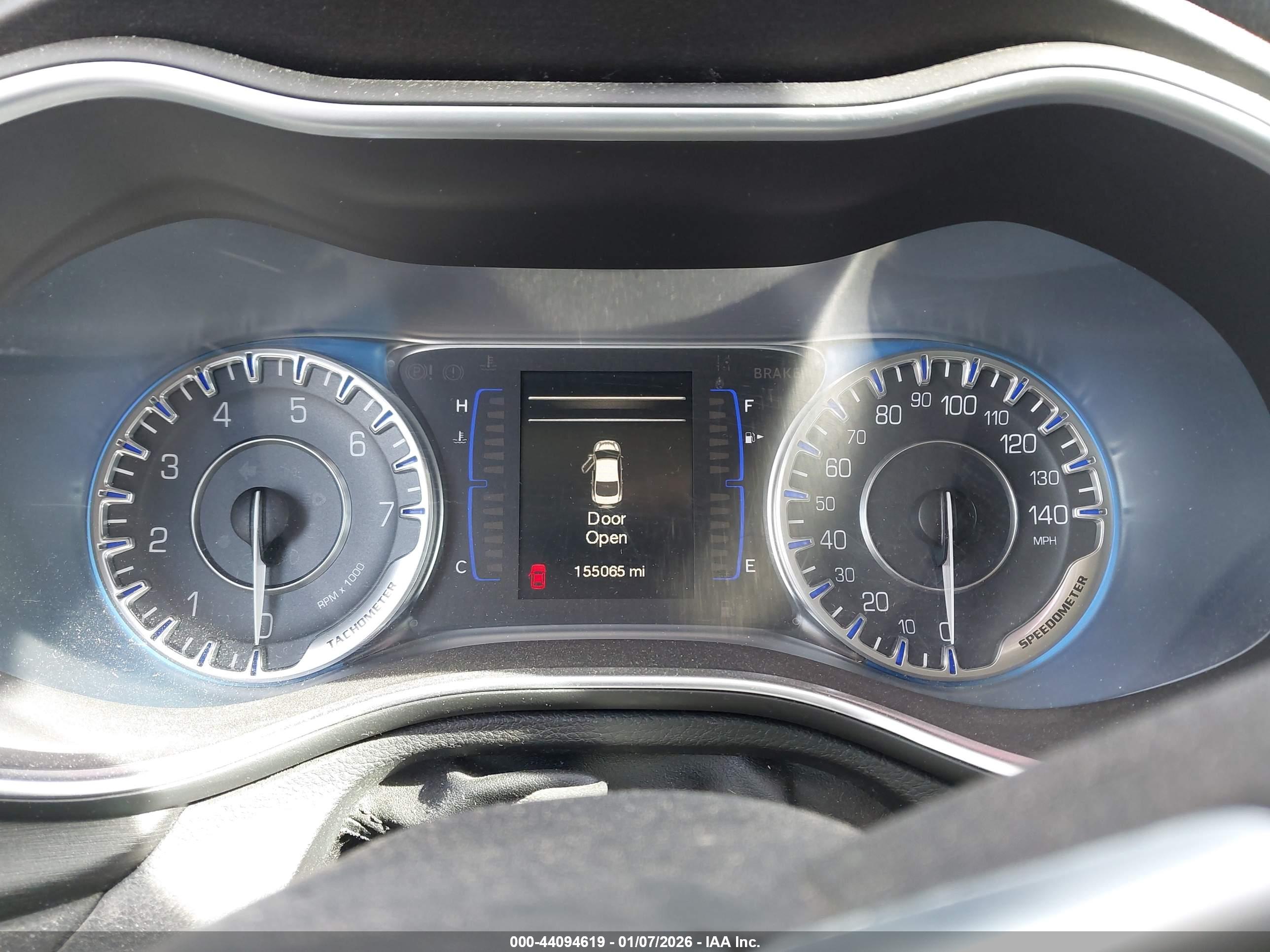 CHRYSLER 200 image 7