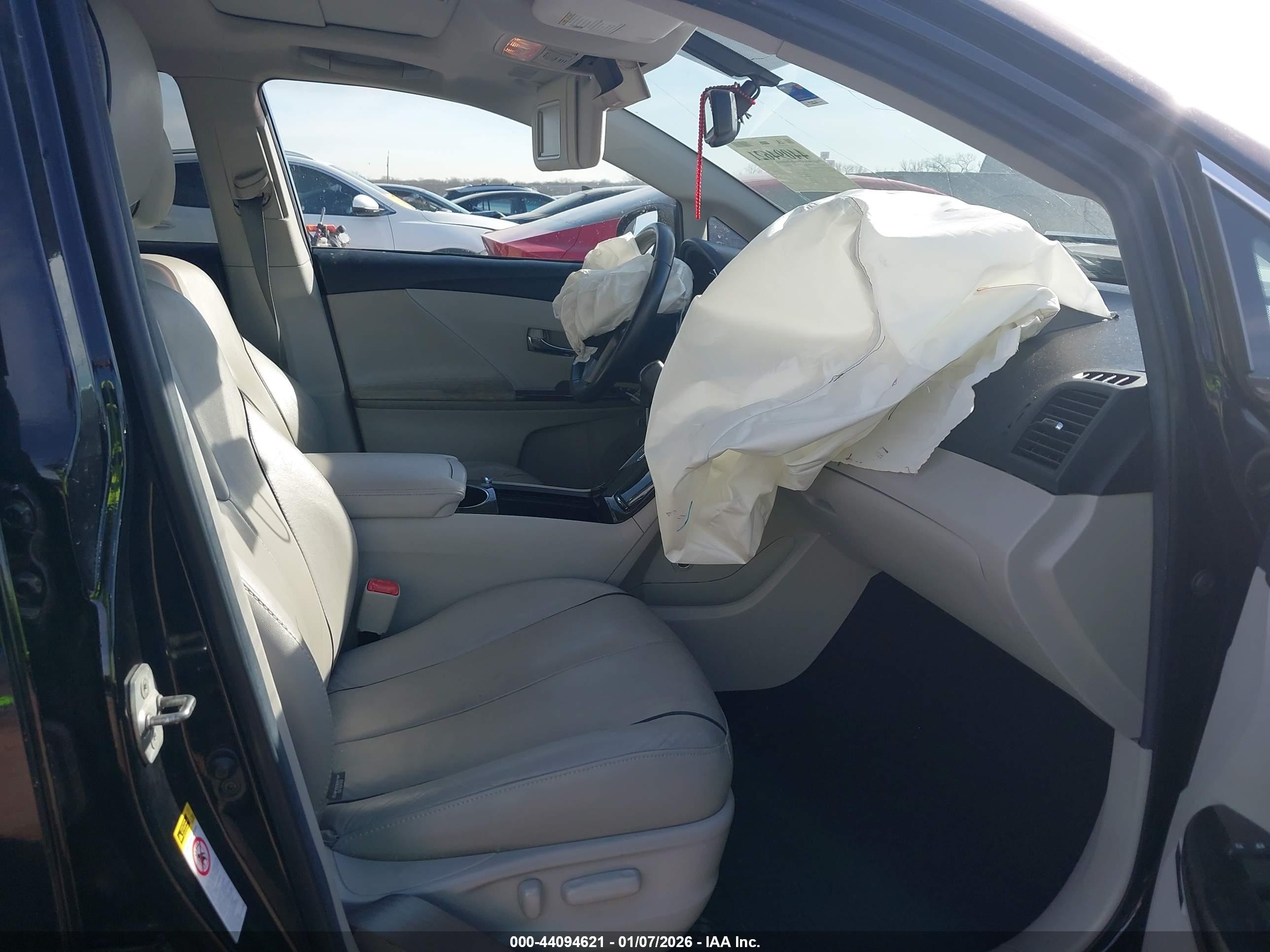TOYOTA VENZA image 5