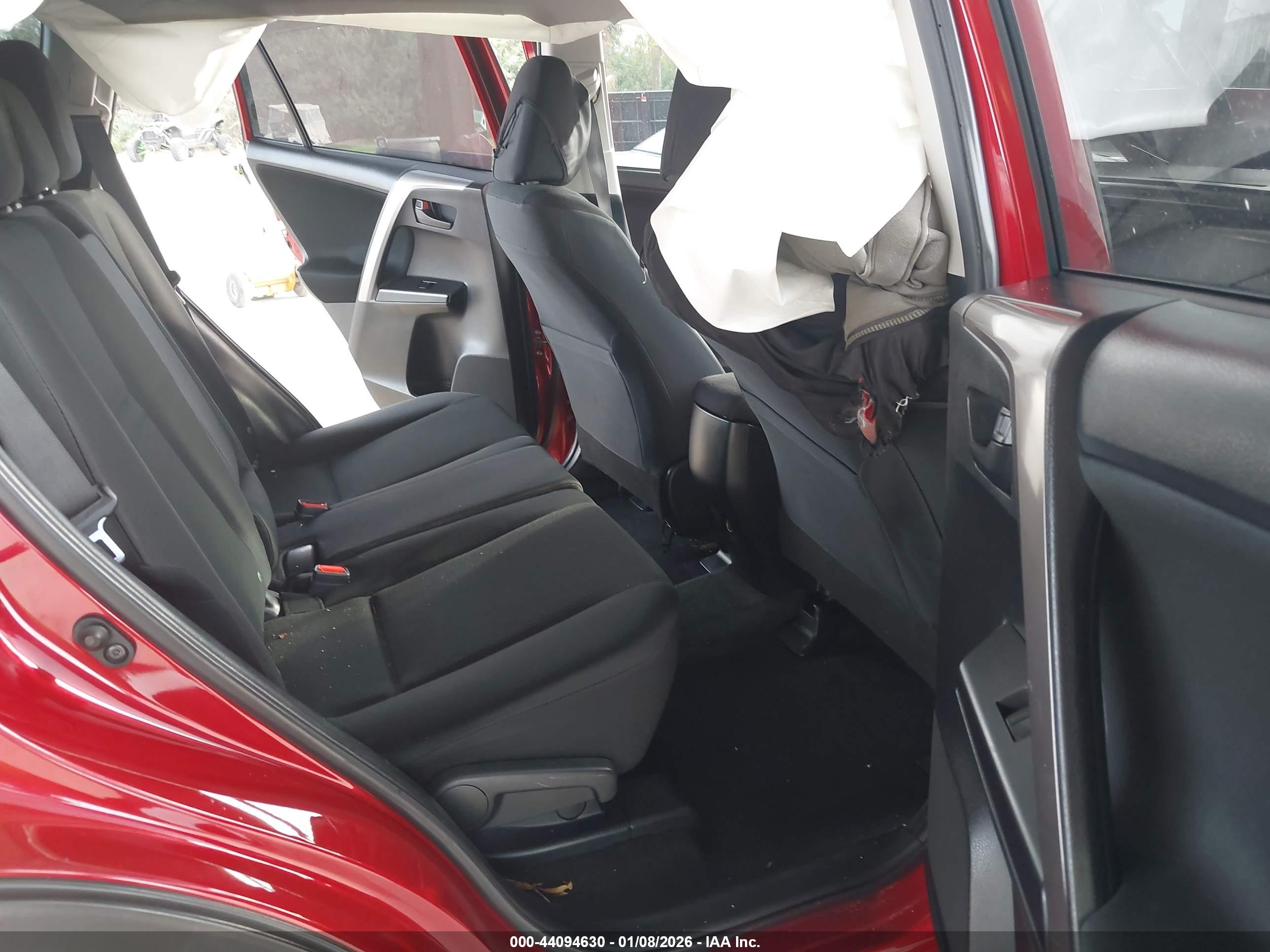TOYOTA RAV4 image 8