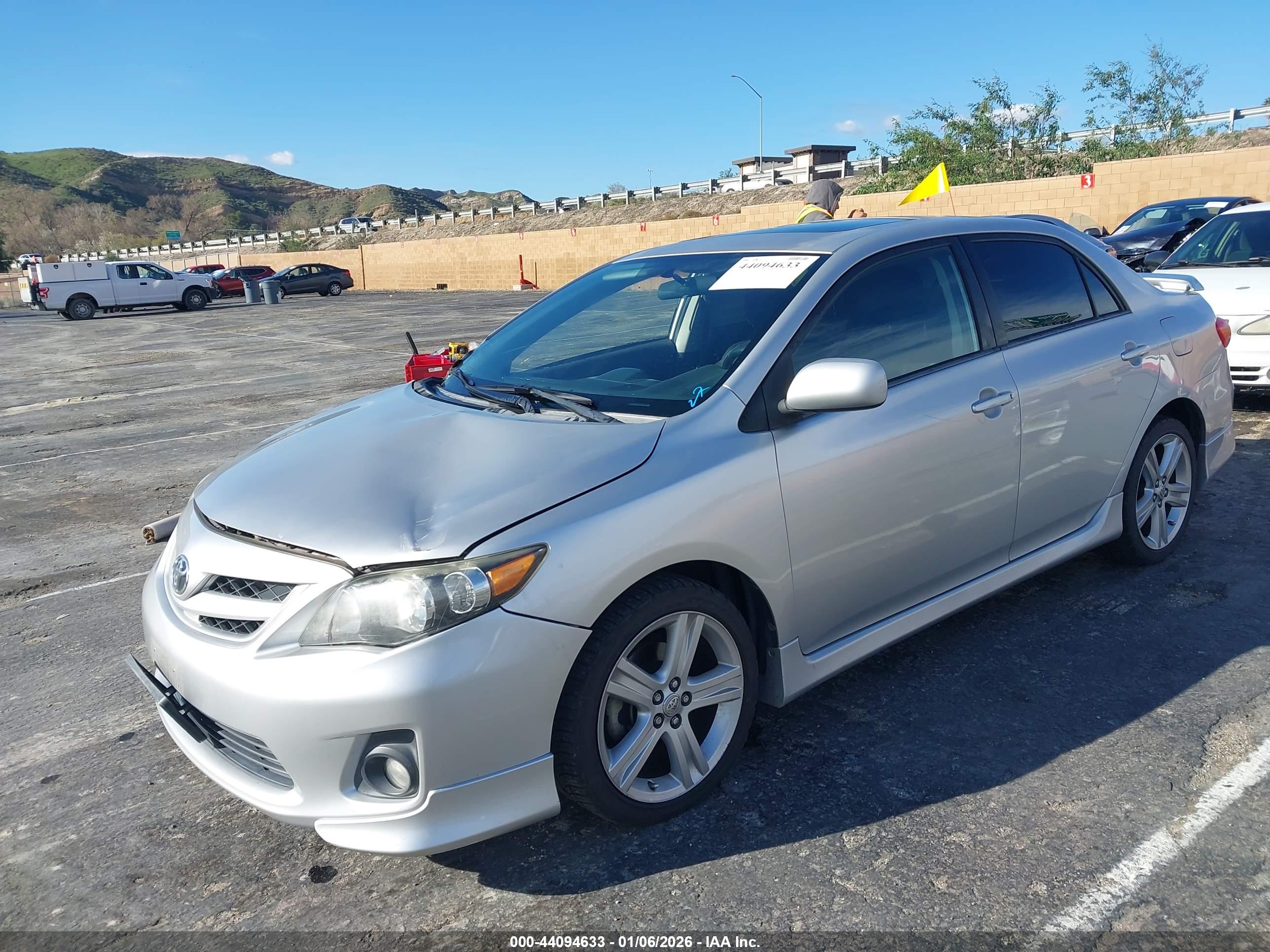 TOYOTA COROLLA image 2