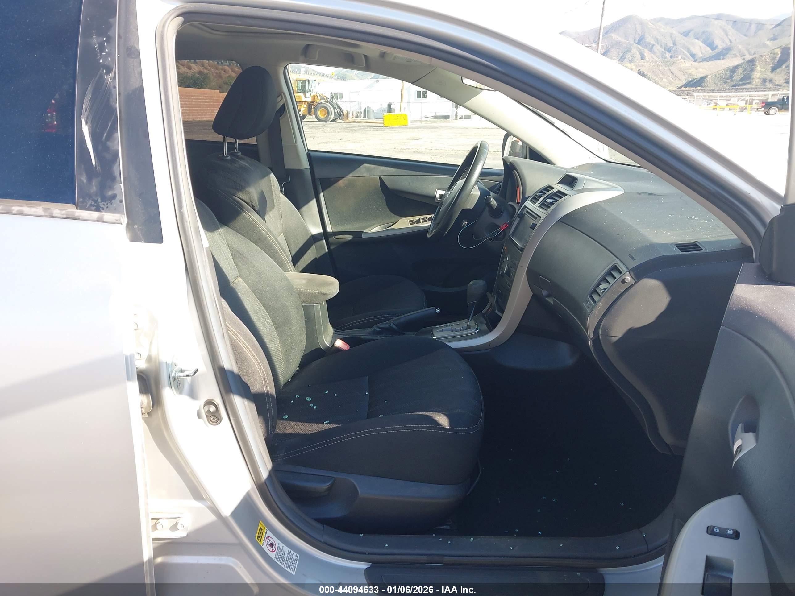 TOYOTA COROLLA image 5