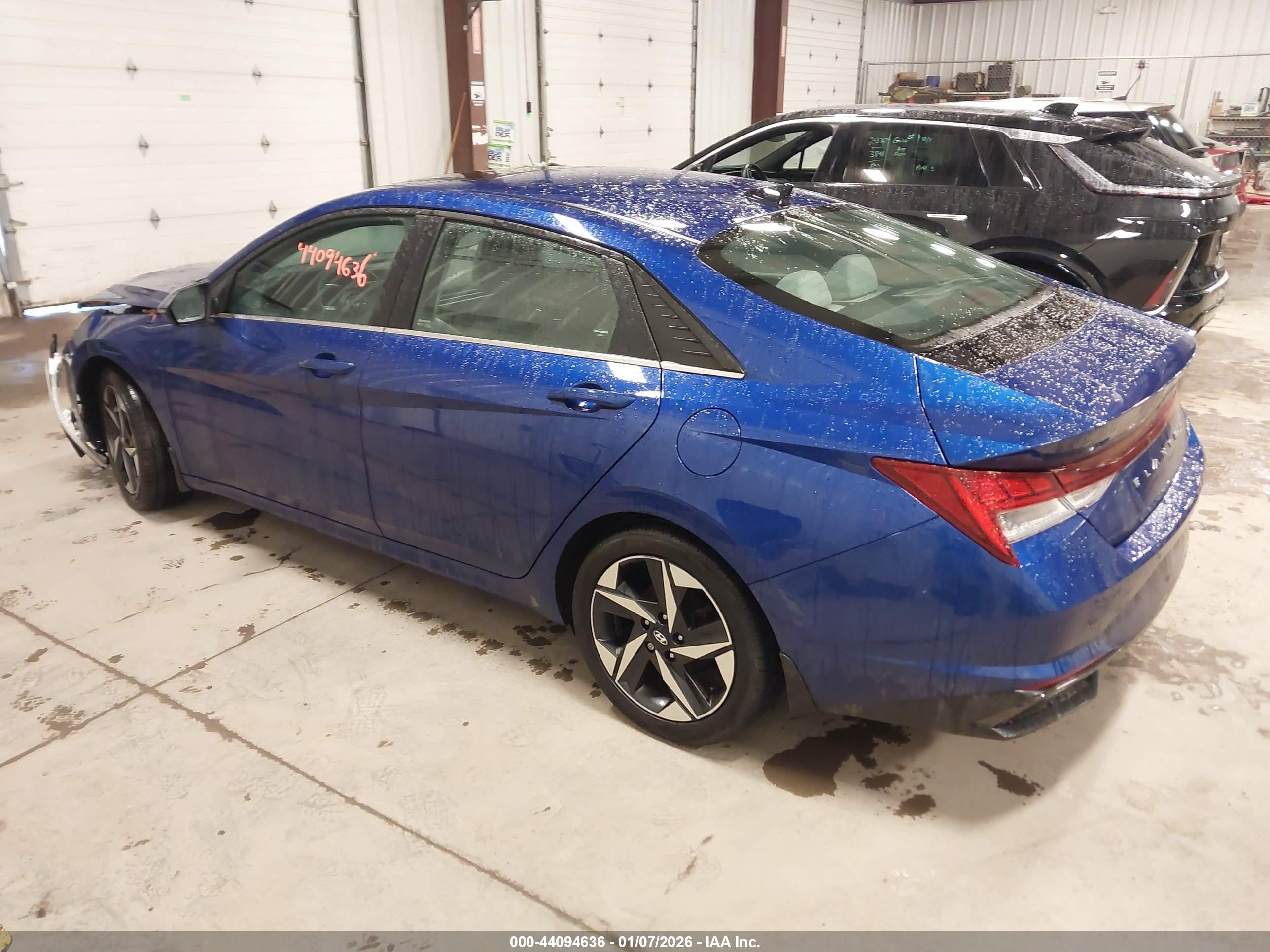 HYUNDAI ELANTRA image 3