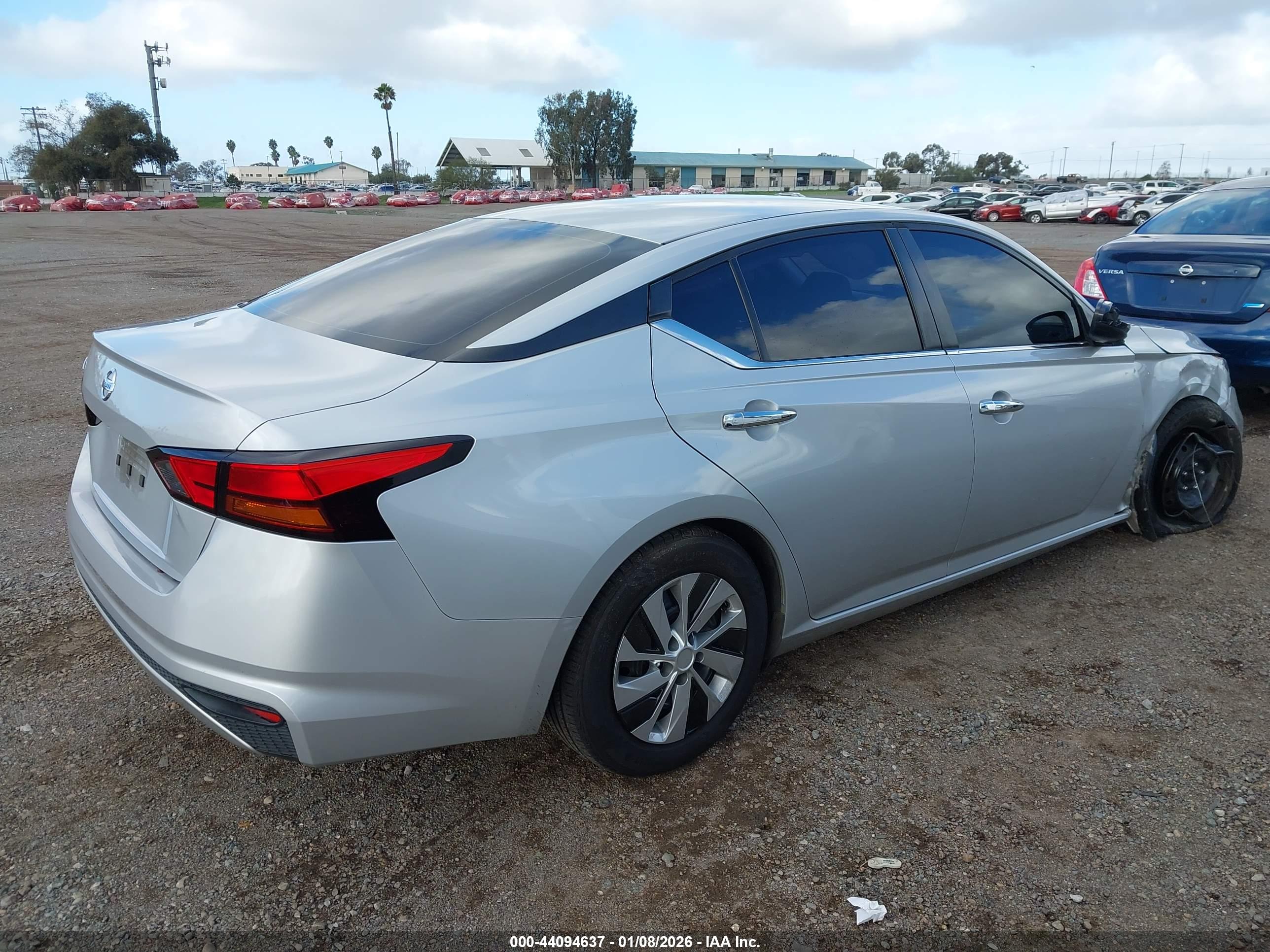 NISSAN ALTIMA image 4