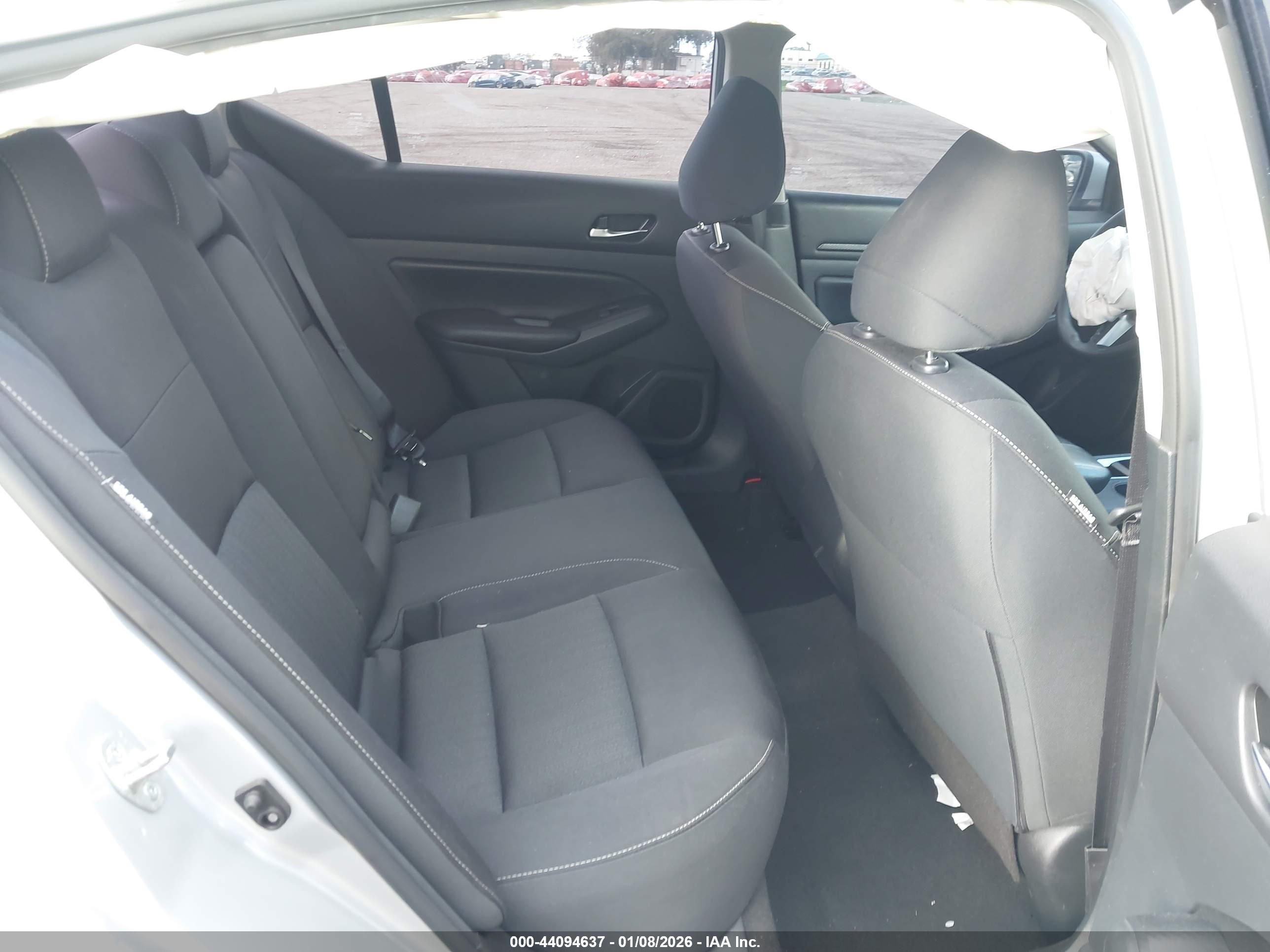 NISSAN ALTIMA image 8