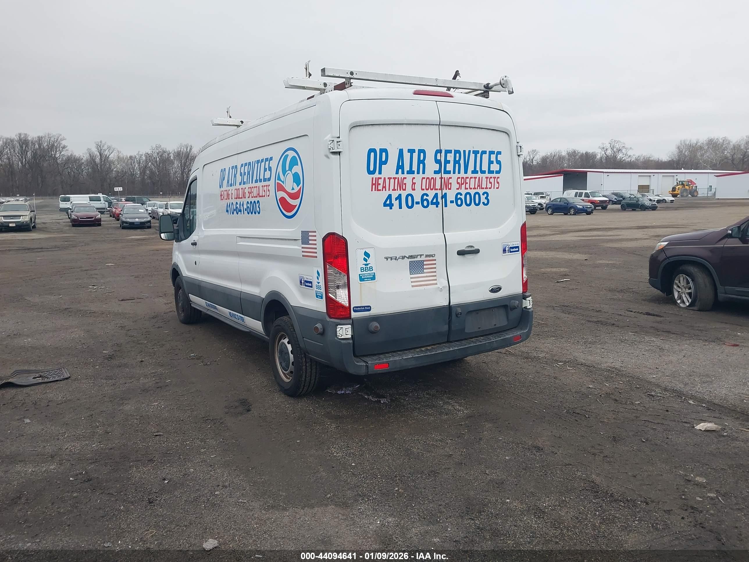 FORD TRANSIT-250 image 3