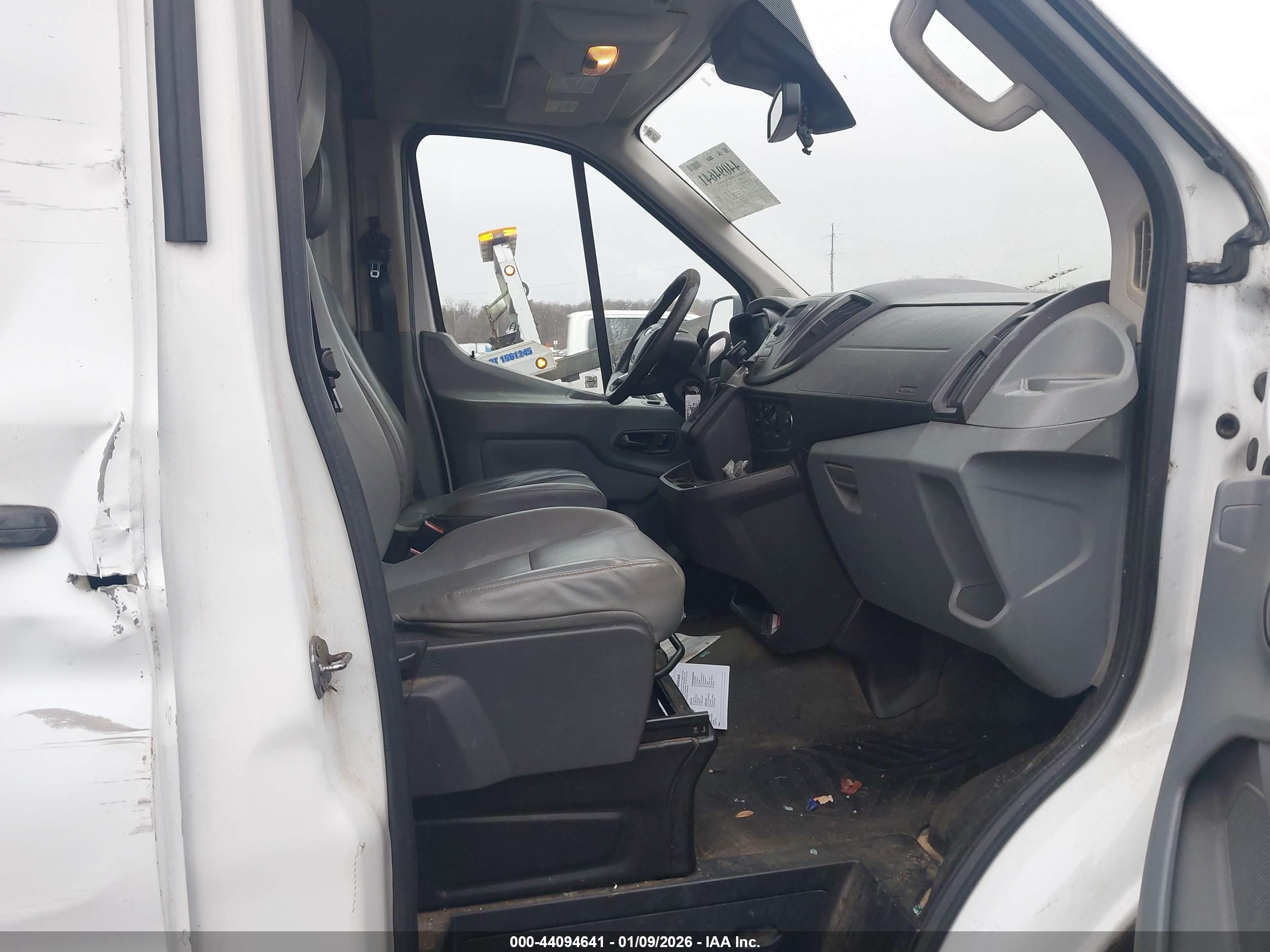 FORD TRANSIT-250 image 5