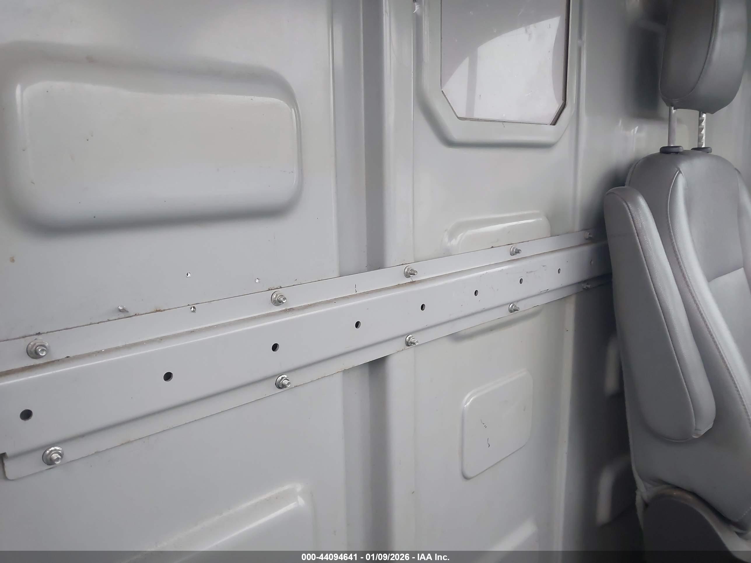 FORD TRANSIT-250 image 8
