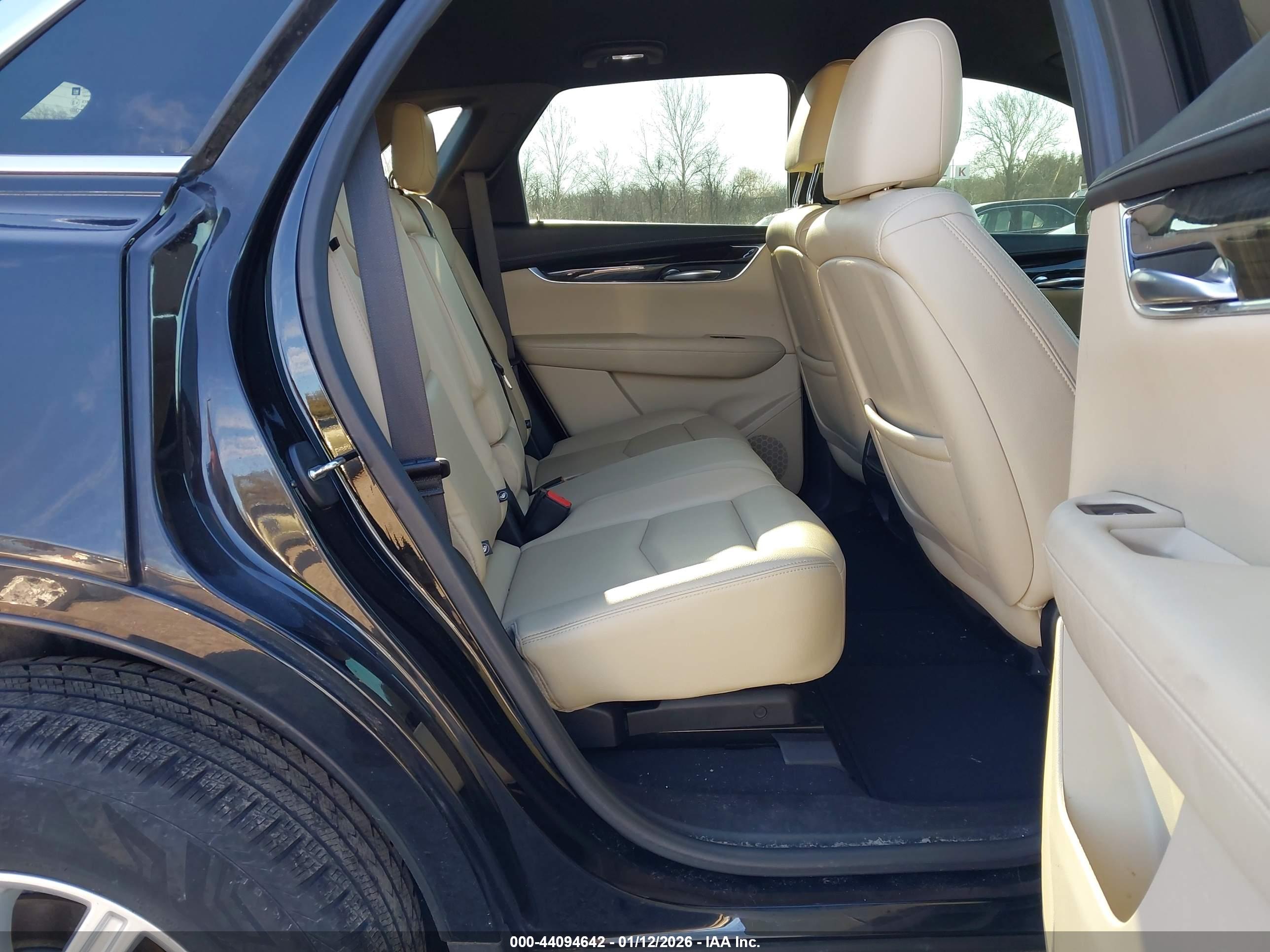 CADILLAC XT5 image 8