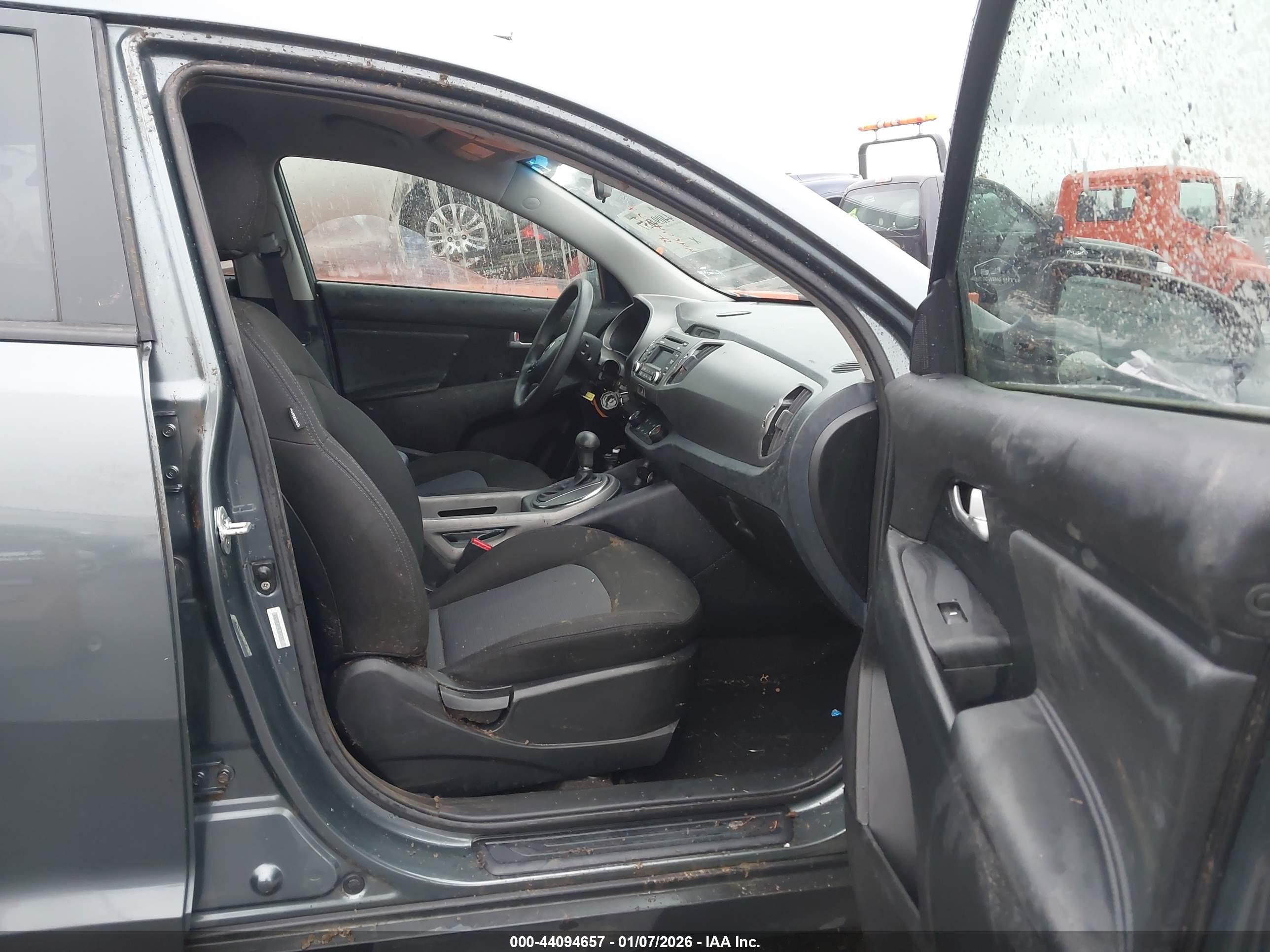 KIA SPORTAGE image 5