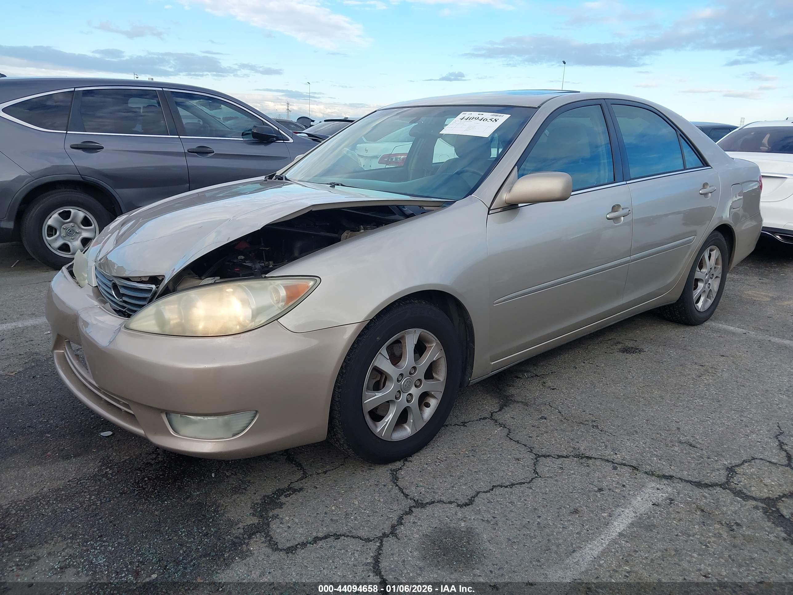 TOYOTA CAMRY image 2