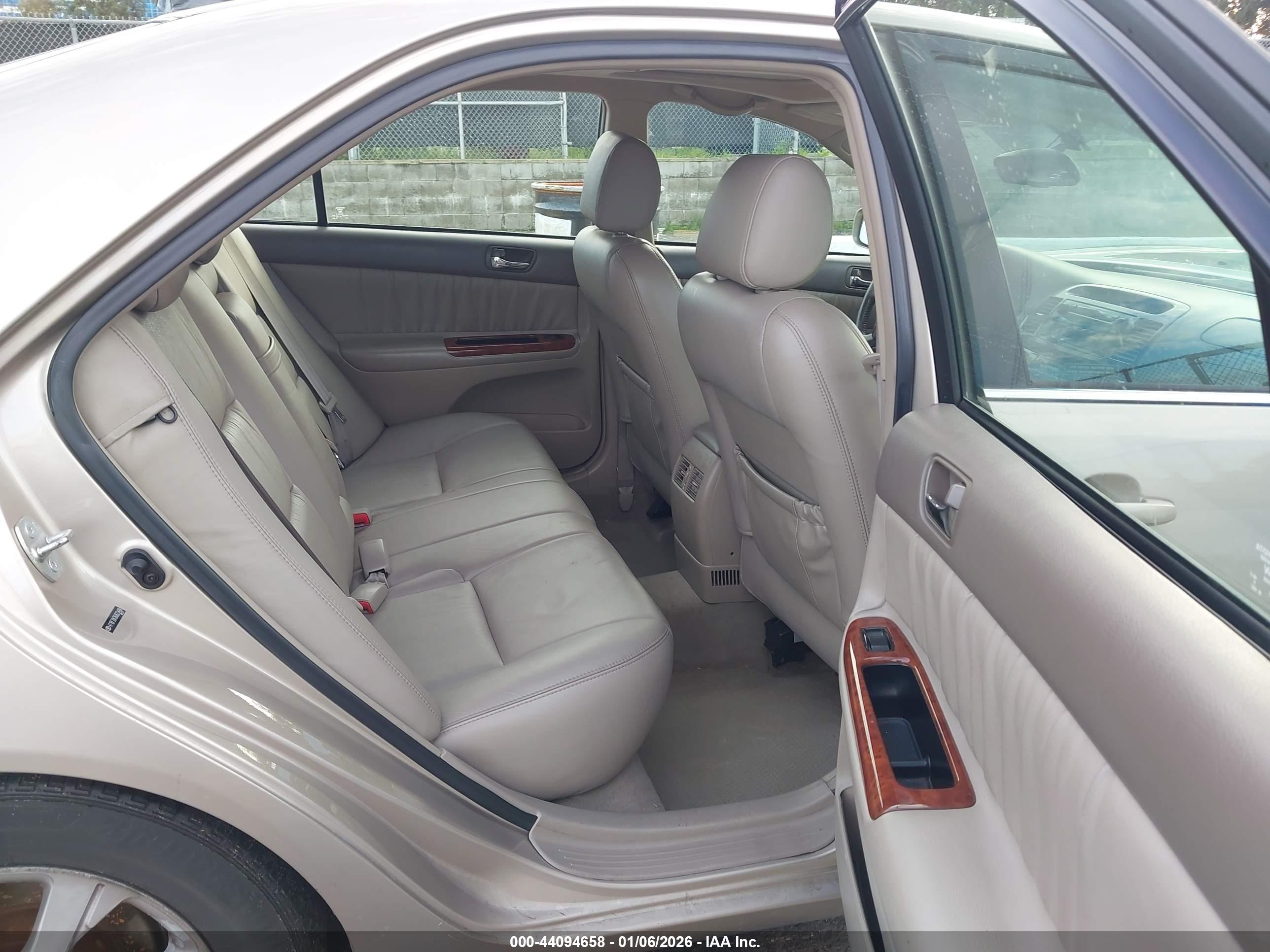 TOYOTA CAMRY image 8
