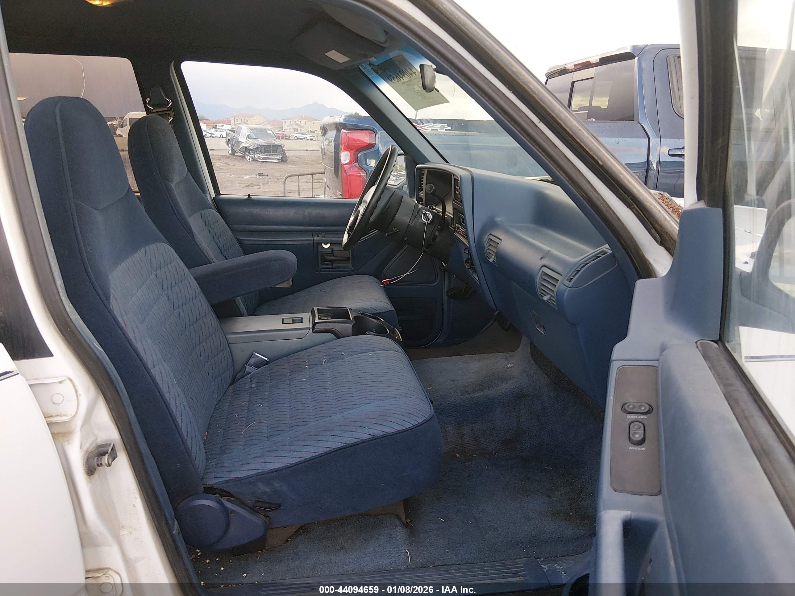 FORD EXPLORER image 5