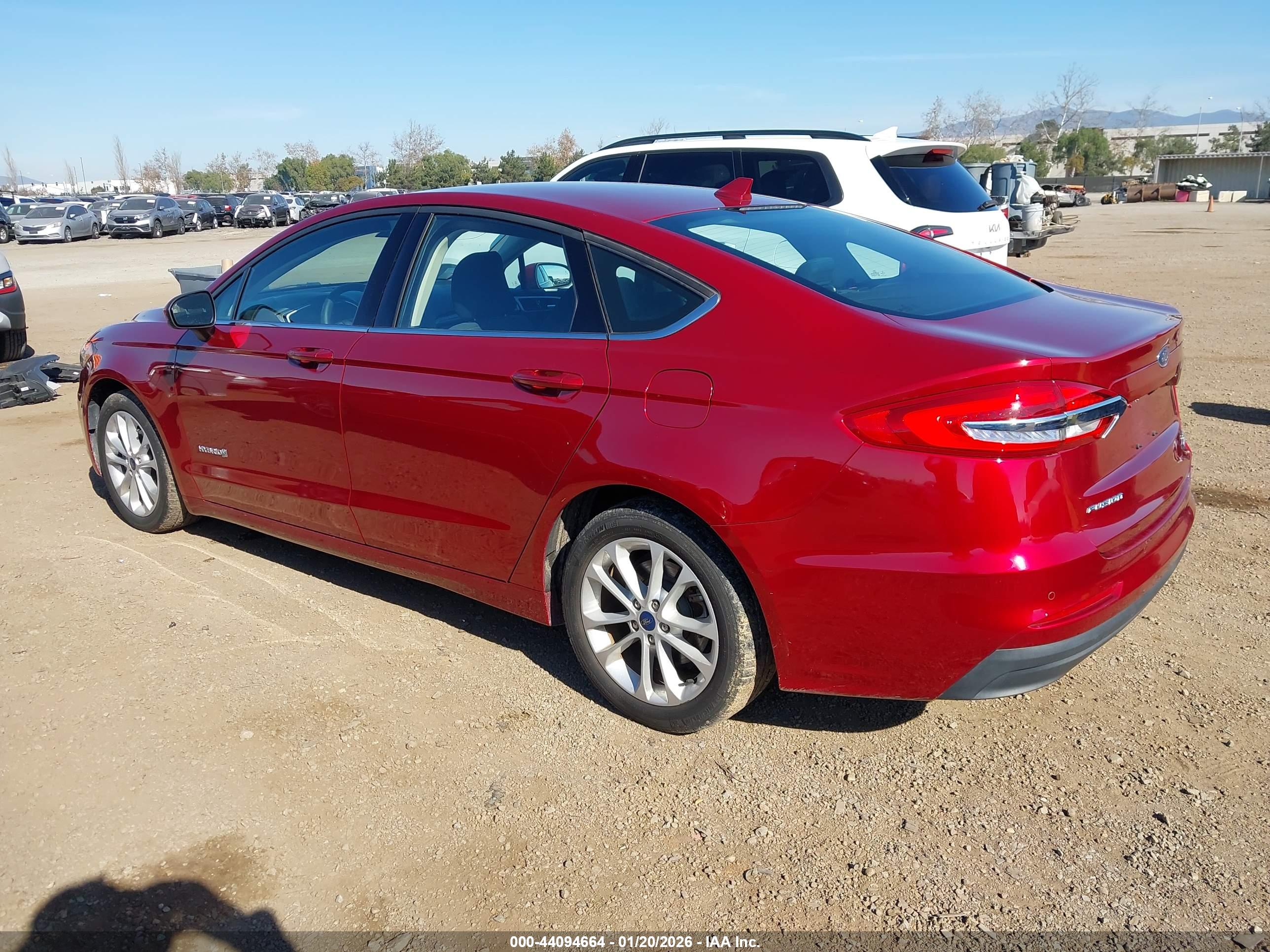 FORD FUSION image 3
