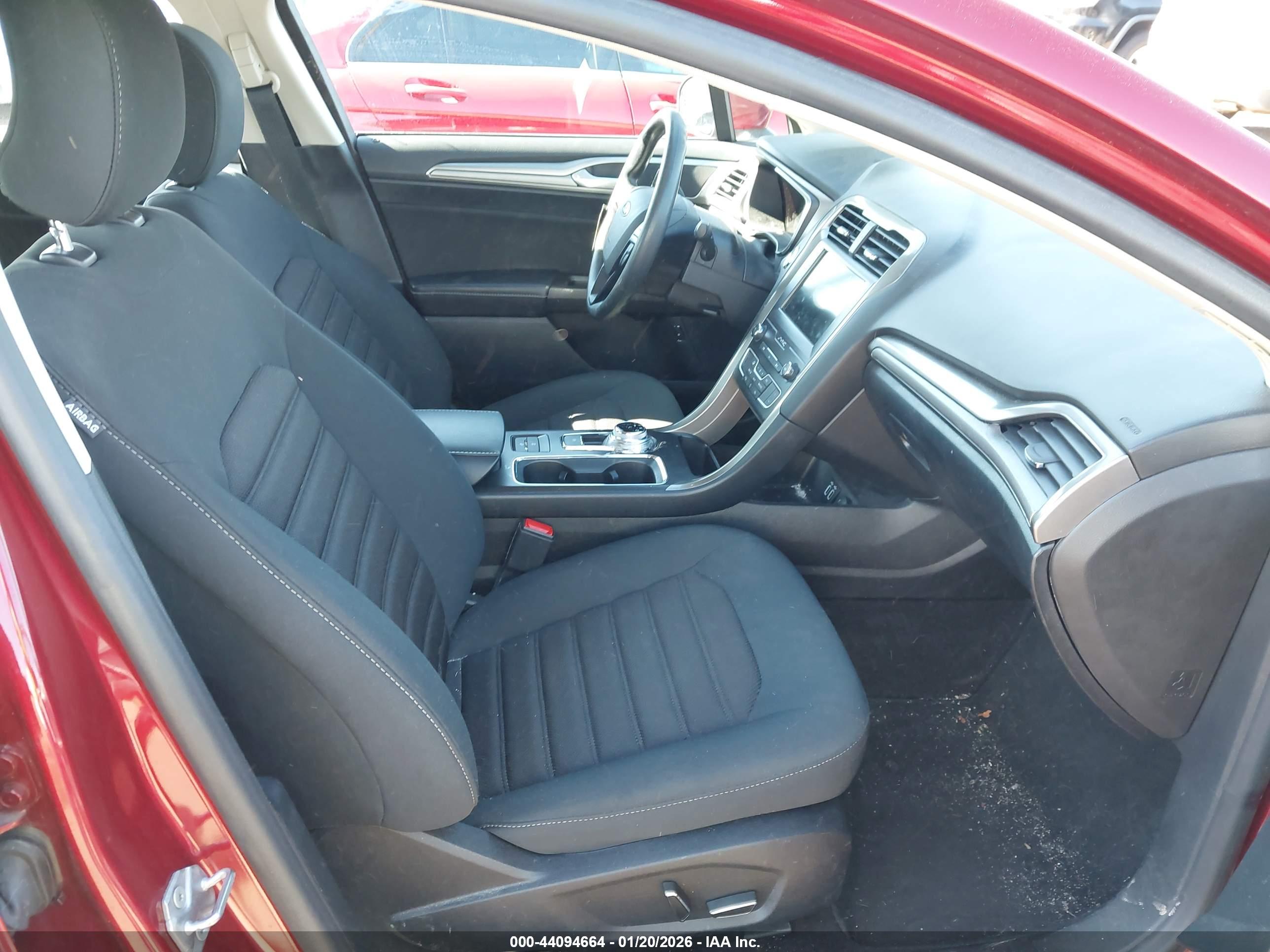 FORD FUSION image 5