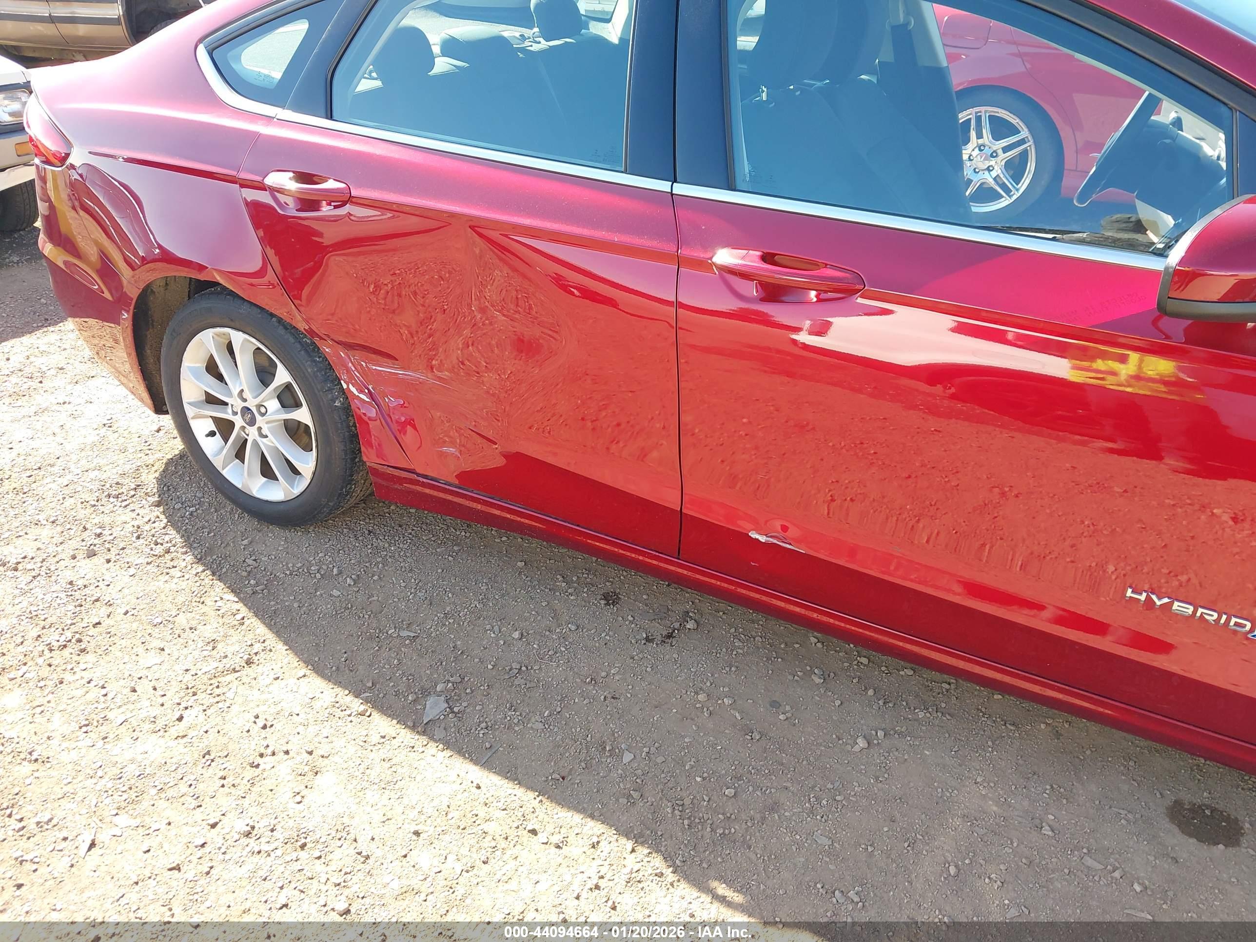 FORD FUSION image 6