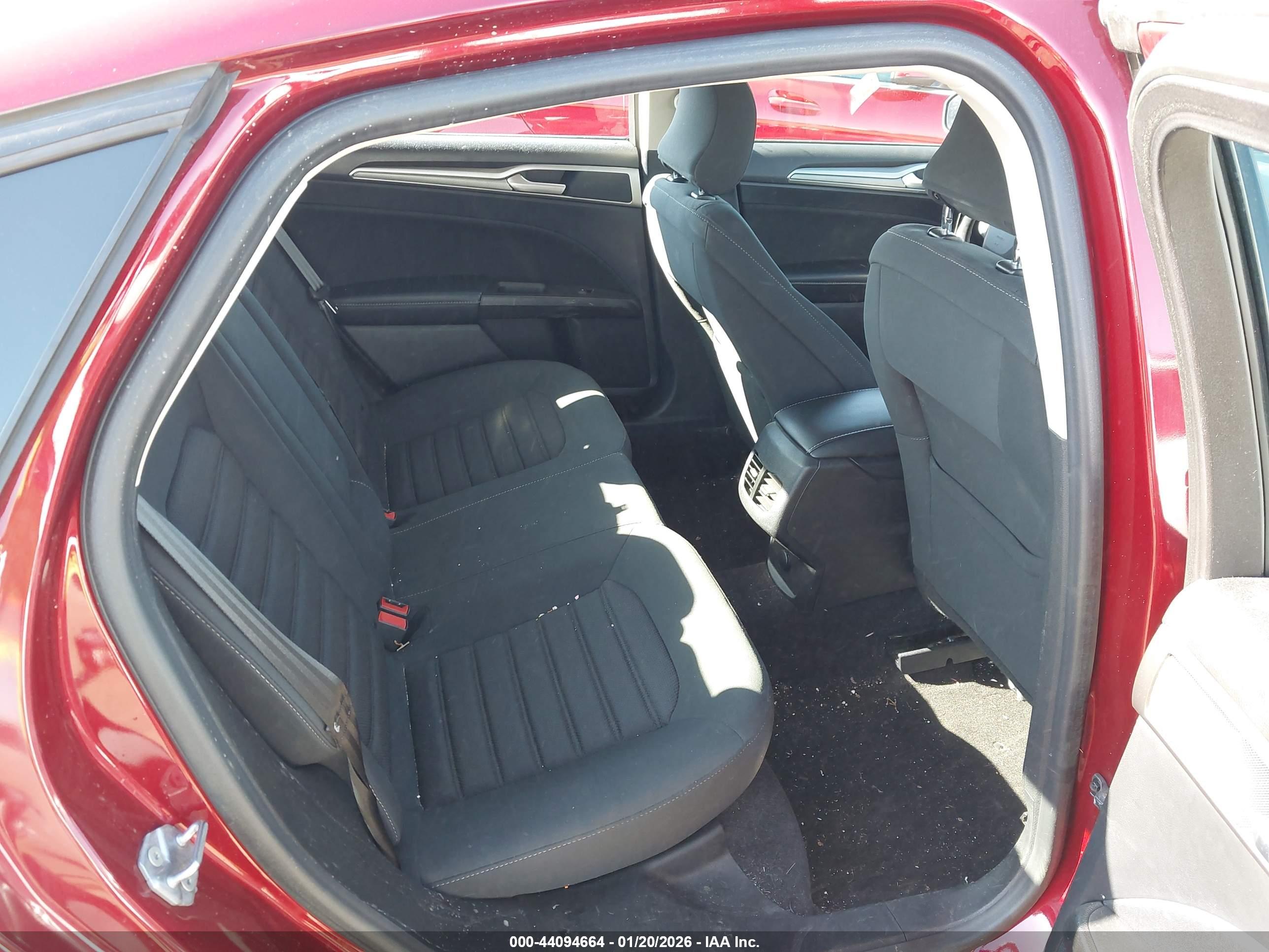 FORD FUSION image 8