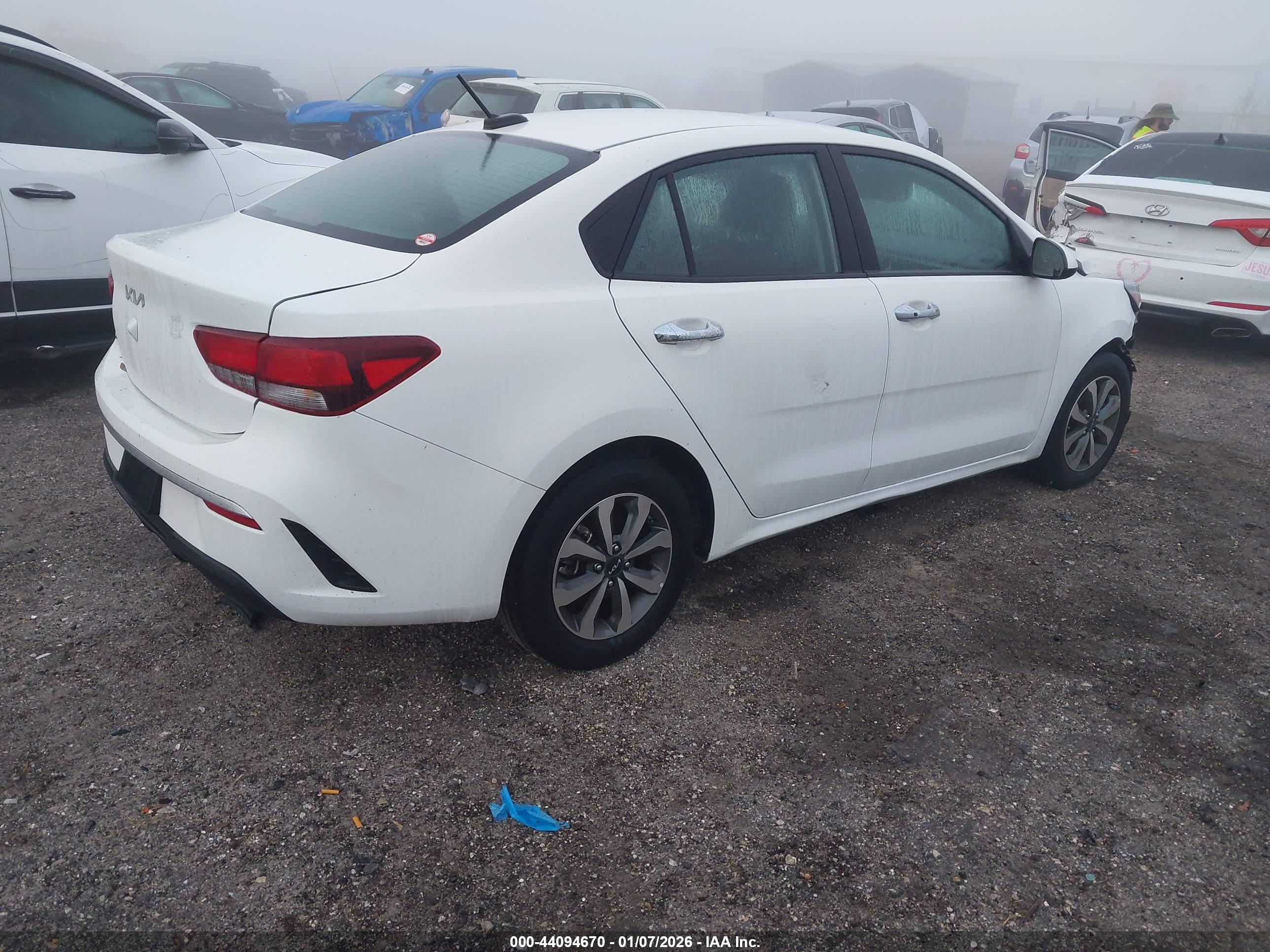 KIA RIO image 4
