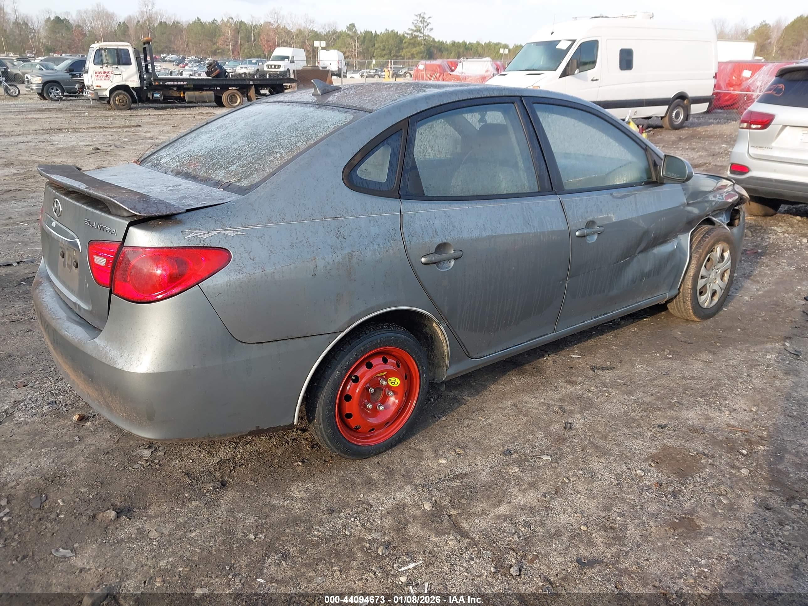 HYUNDAI ELANTRA image 4