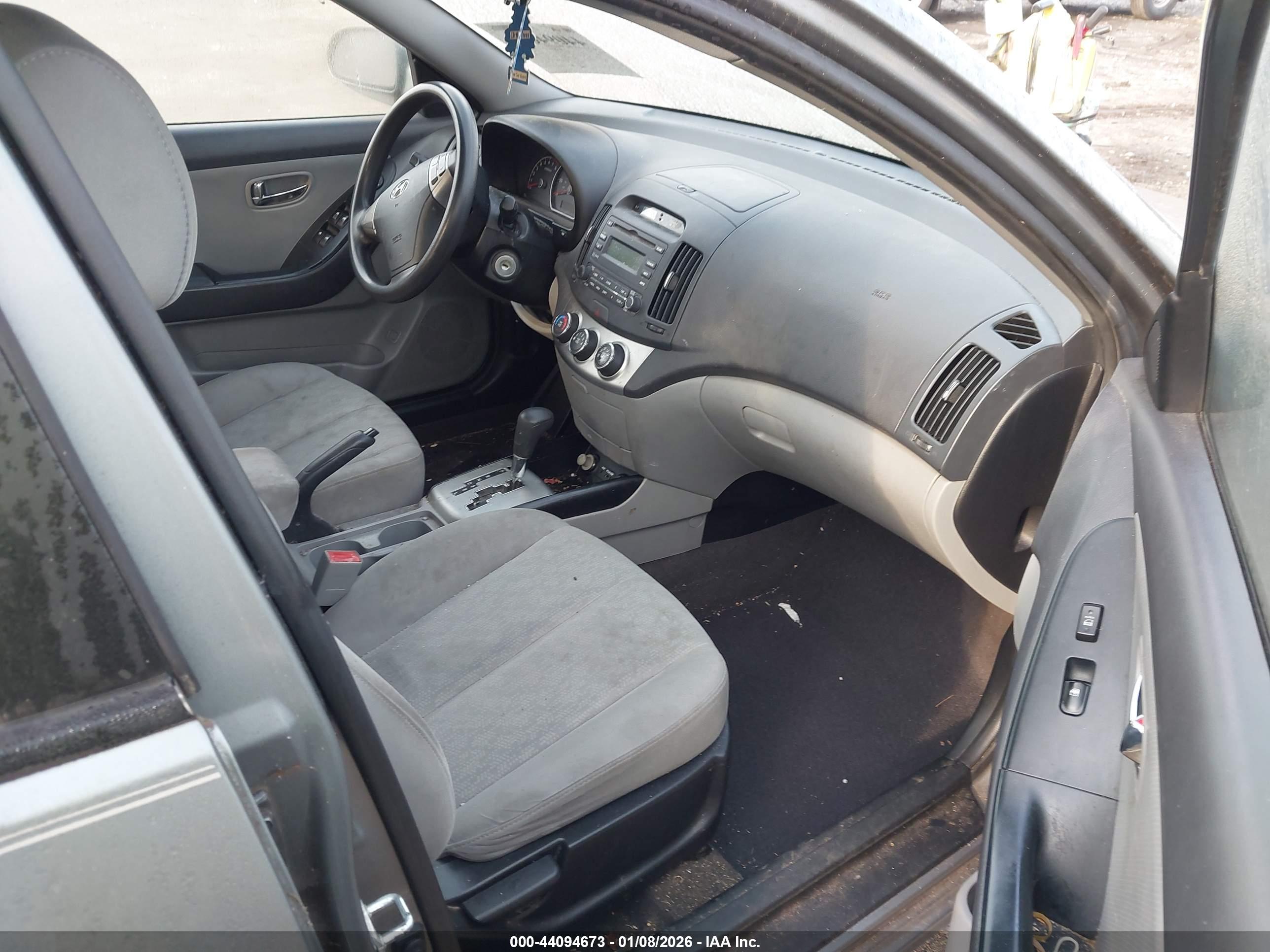 HYUNDAI ELANTRA image 5