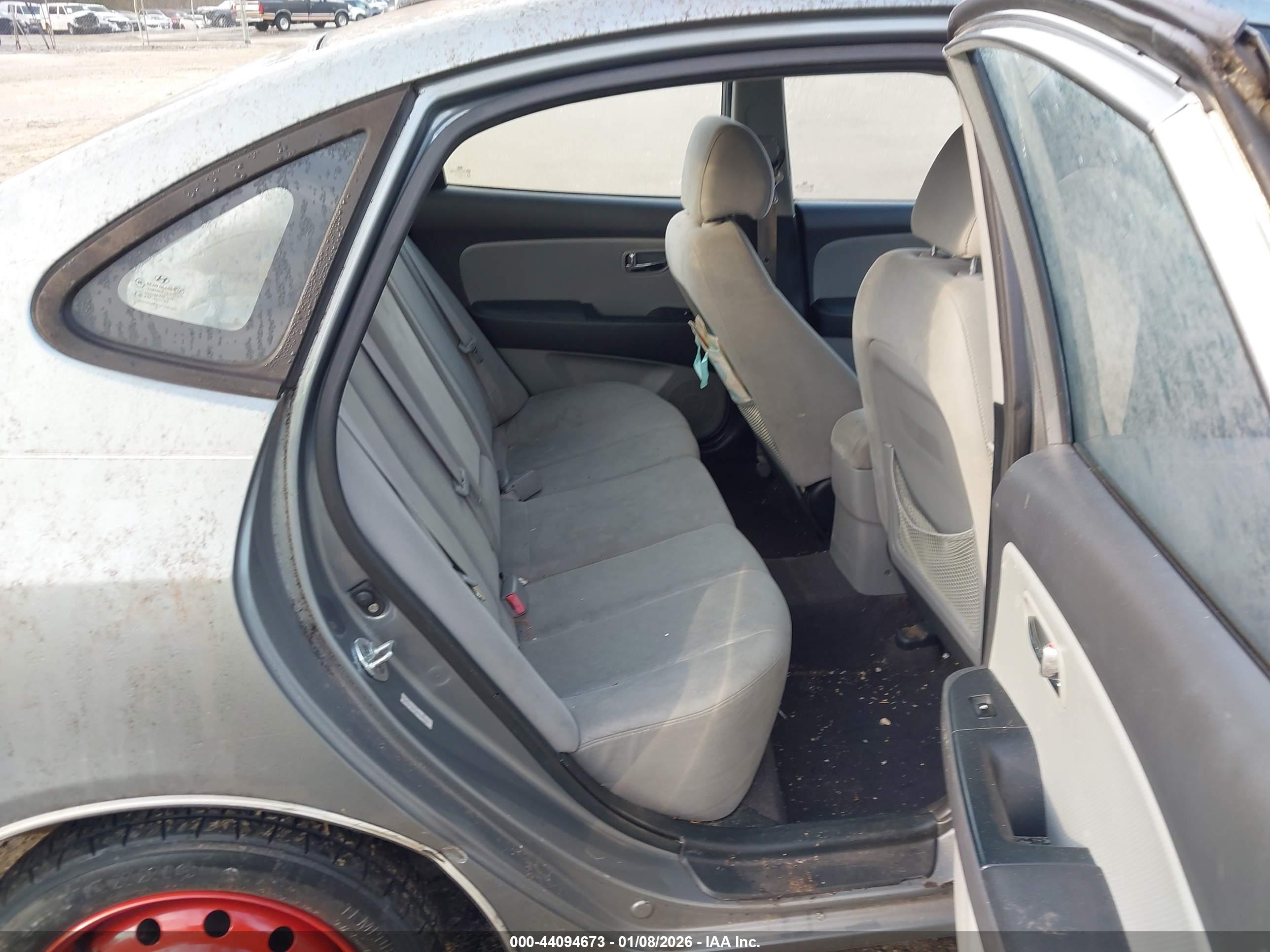 HYUNDAI ELANTRA image 8