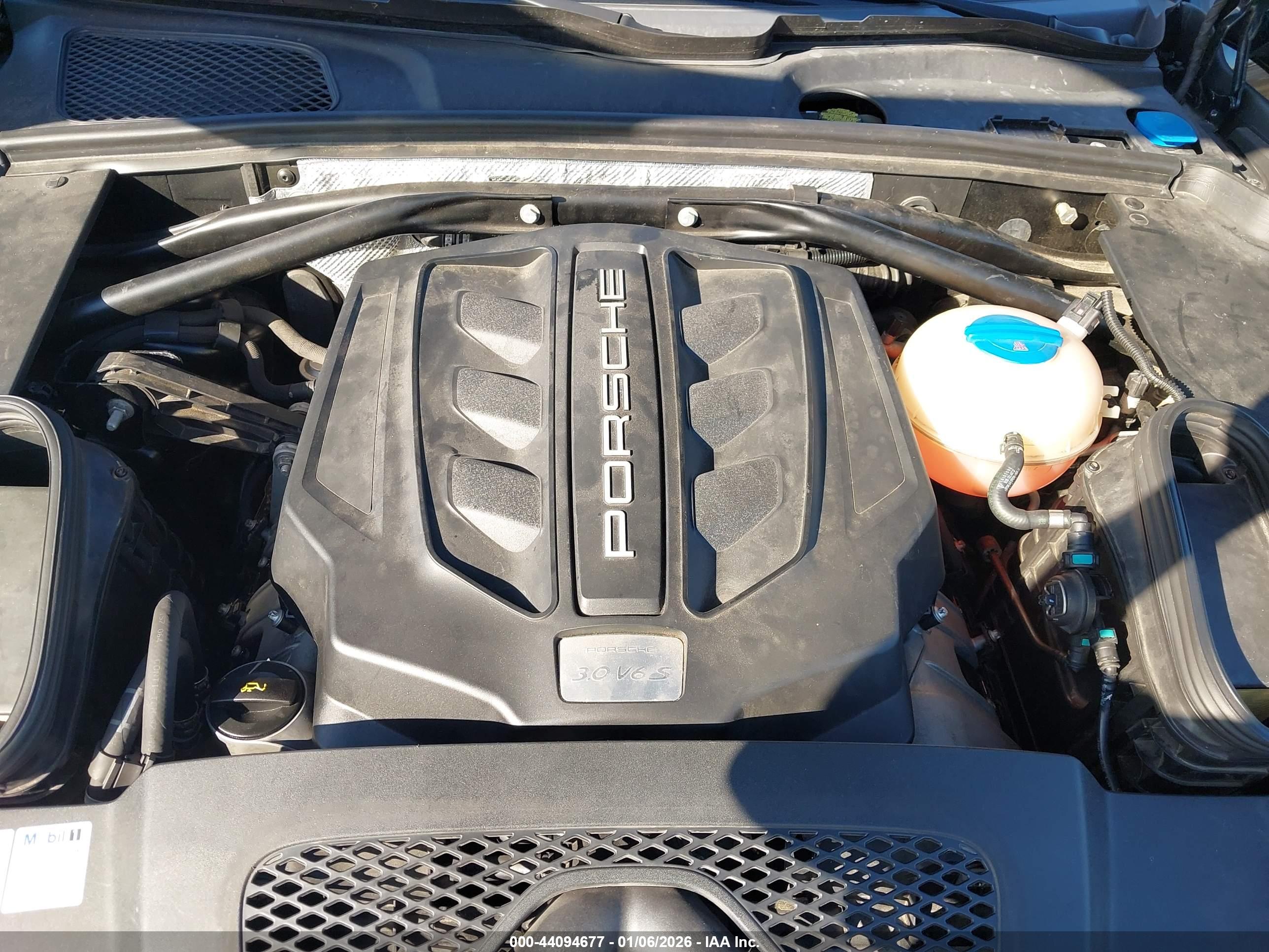 PORSCHE MACAN image 10
