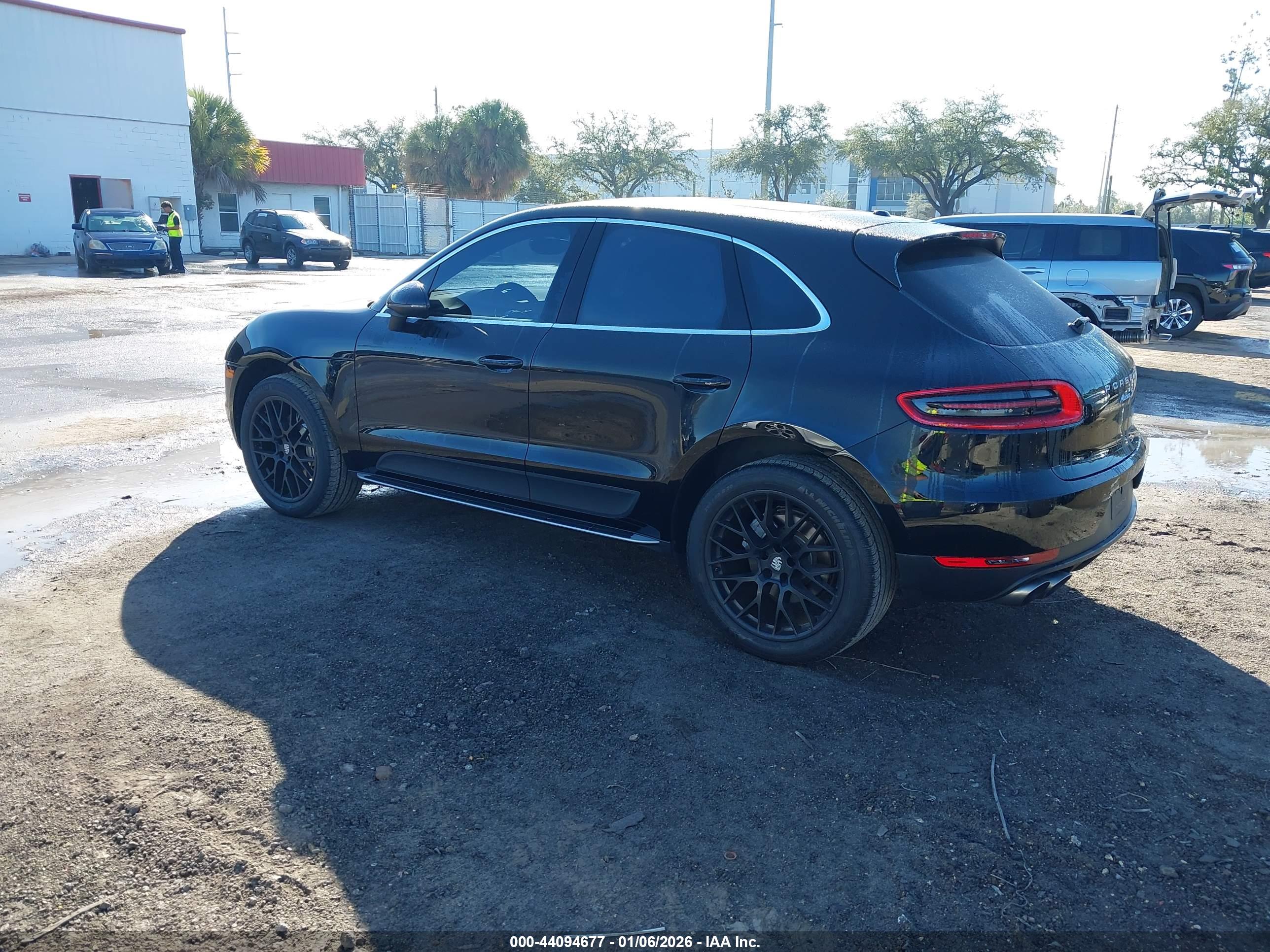 PORSCHE MACAN image 3