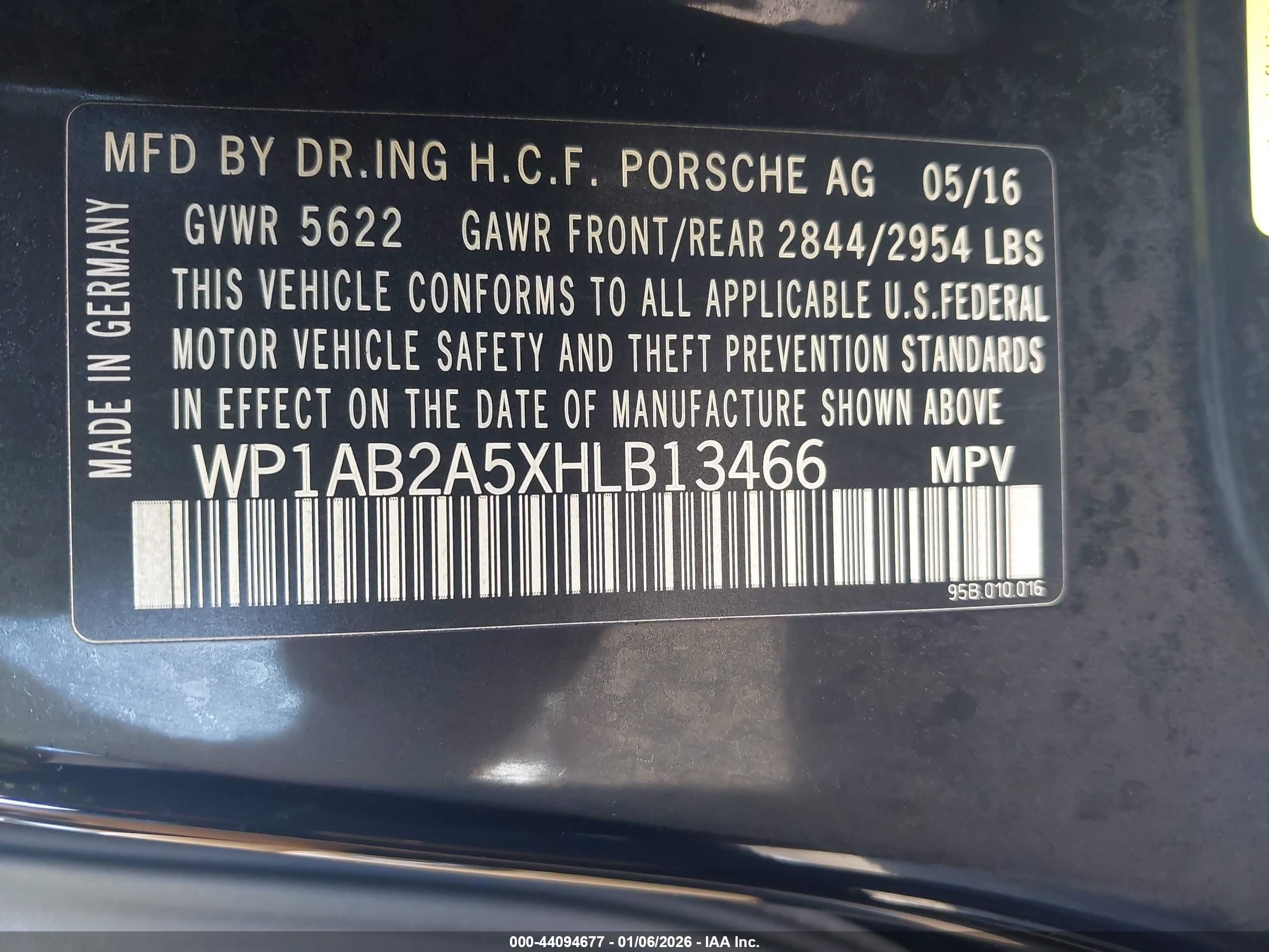 PORSCHE MACAN image 9
