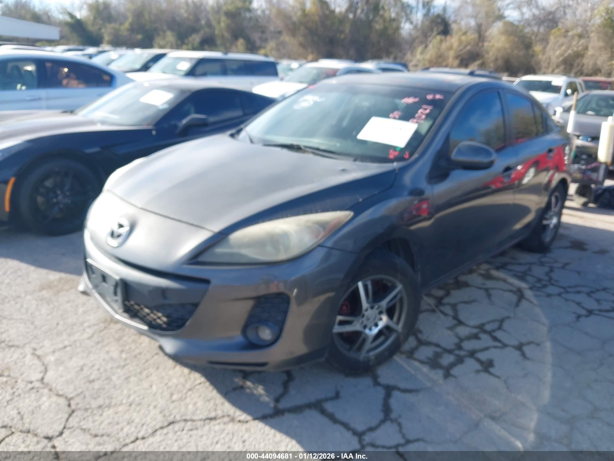MAZDA MAZDA3 image 2