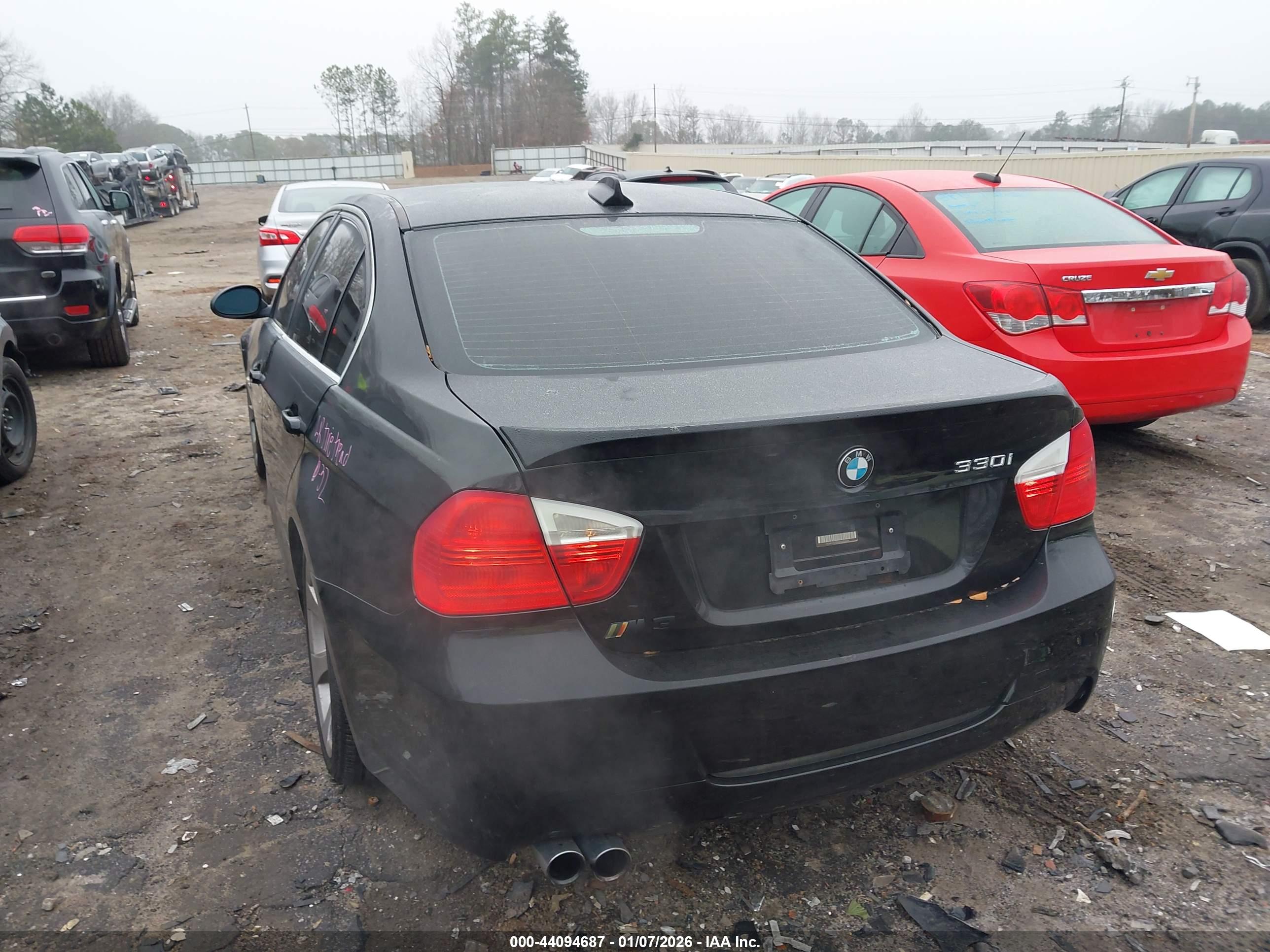 BMW 330I image 3