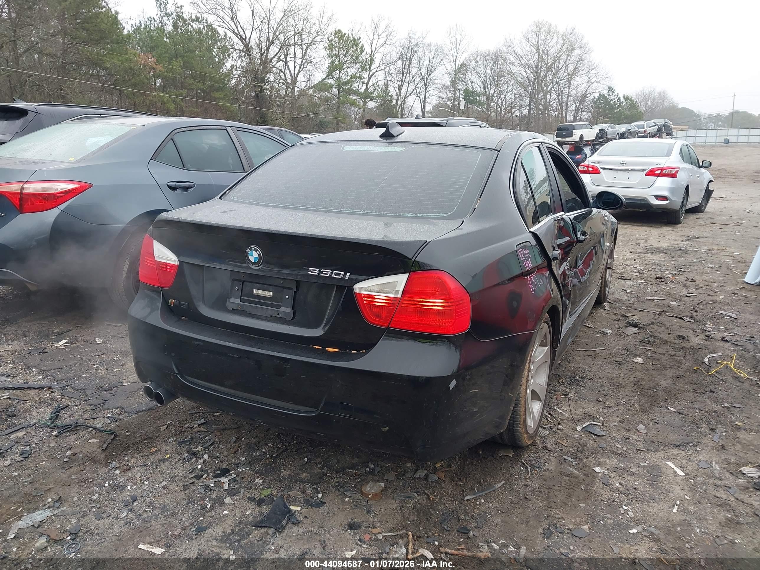 BMW 330I image 4