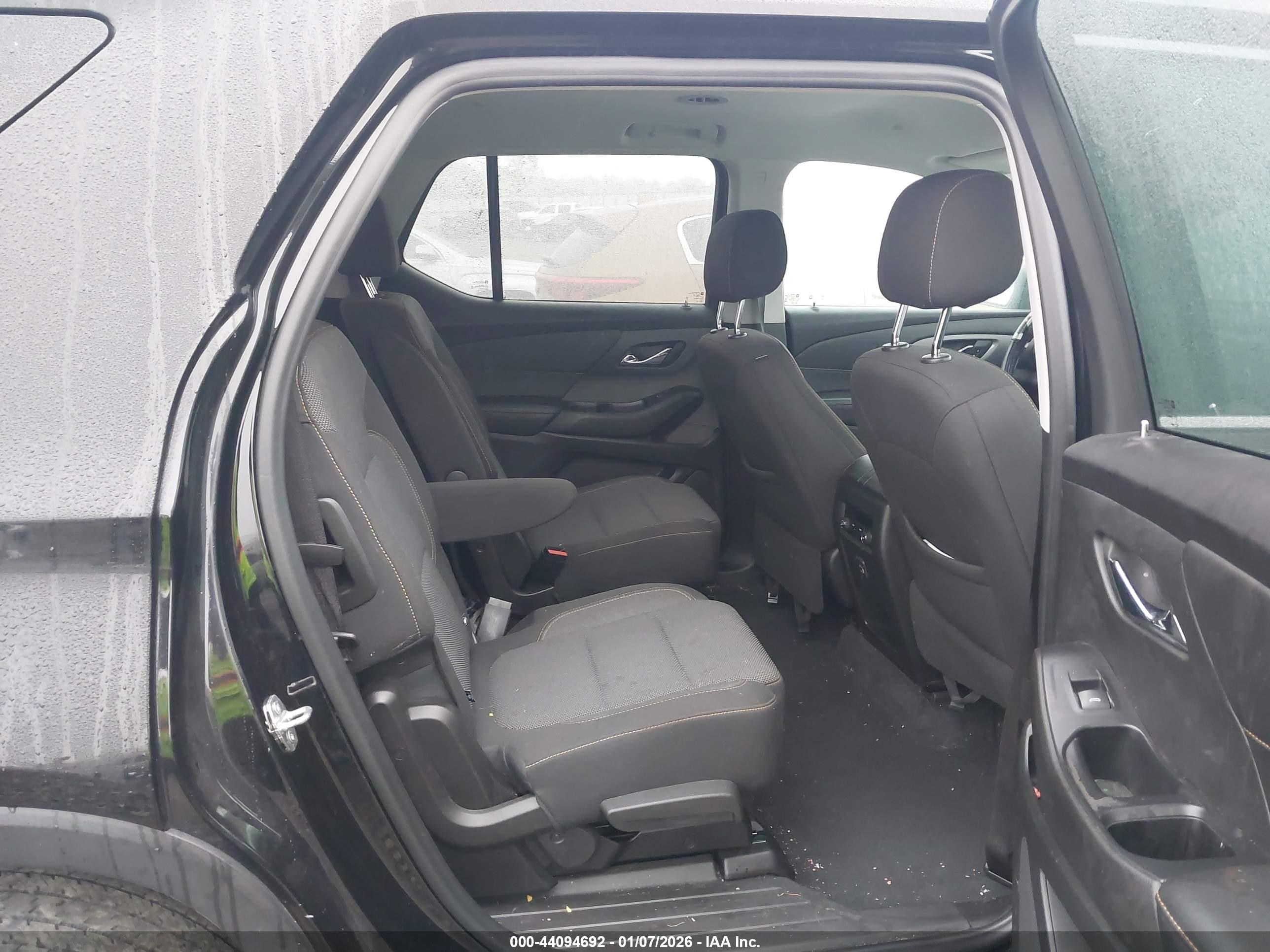 CHEVROLET TRAVERSE image 8