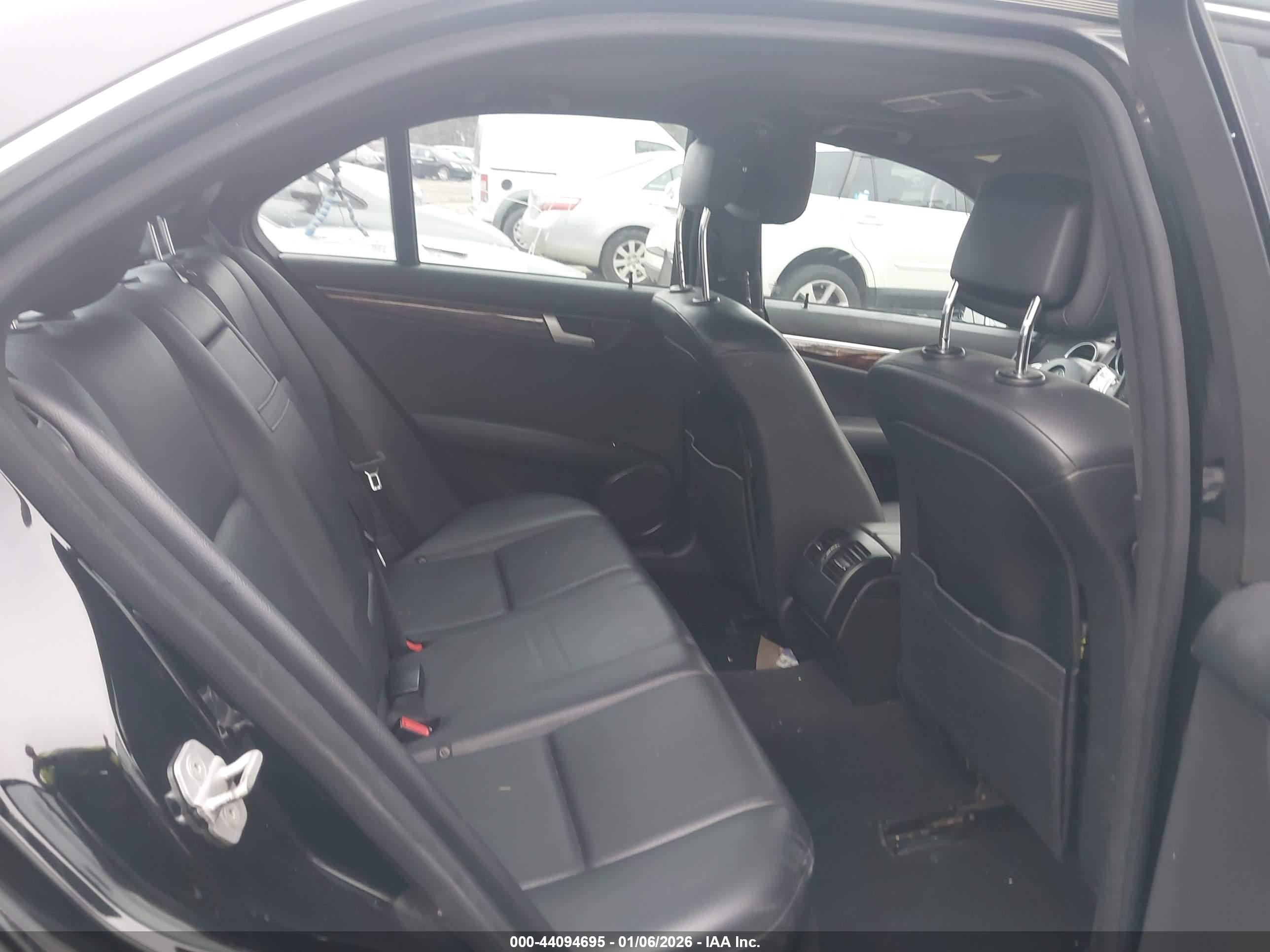 MERCEDES-BENZ C image 8