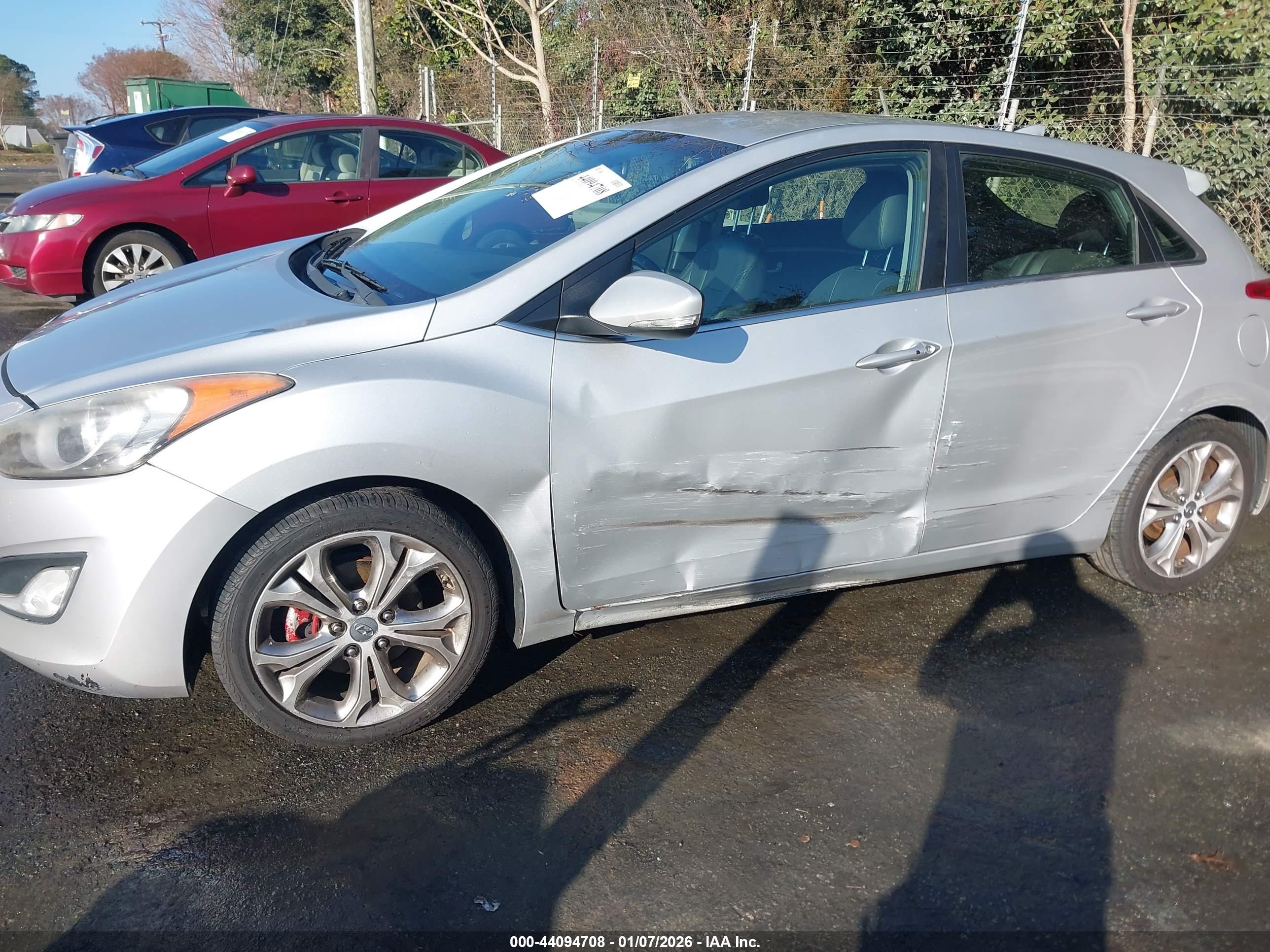 HYUNDAI ELANTRA image 6